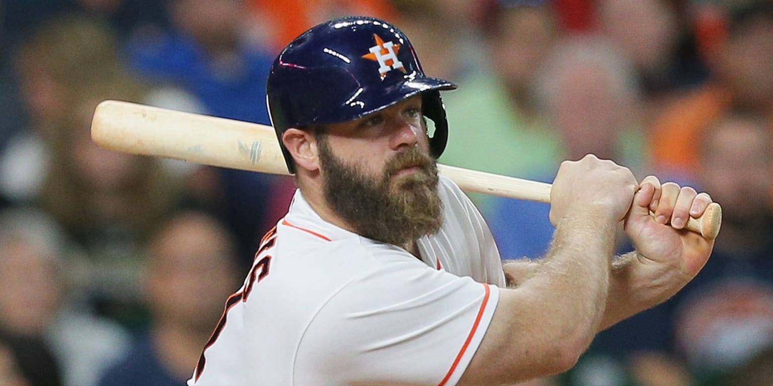 Astros pick up $5.2 million option on Evan Gattis' contract