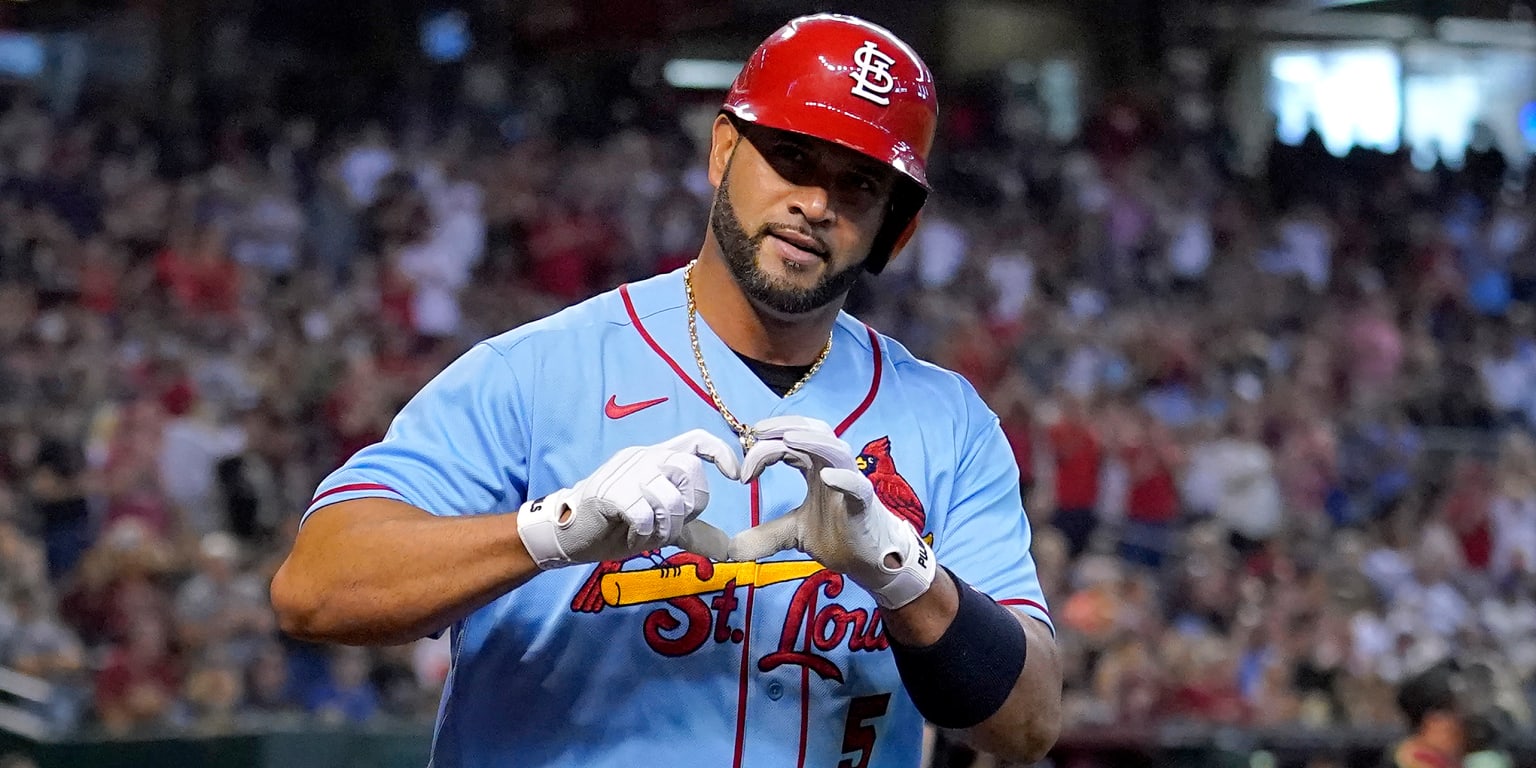 Pujols 2 HRs, up to 692; tops Musial for 2nd in total bases