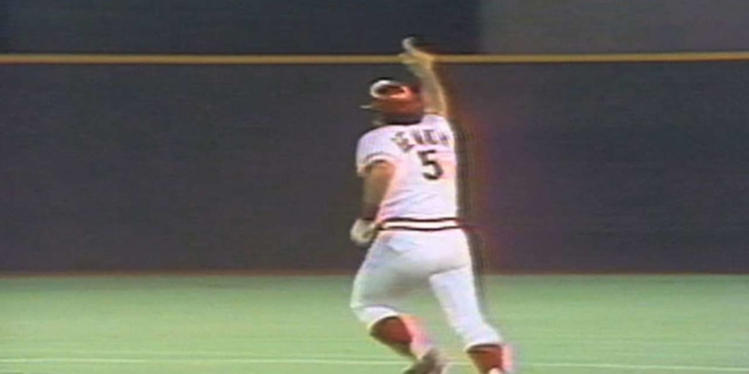 Johnny Bench and his mom, 1983.  Johnny bench, Cincinnati reds