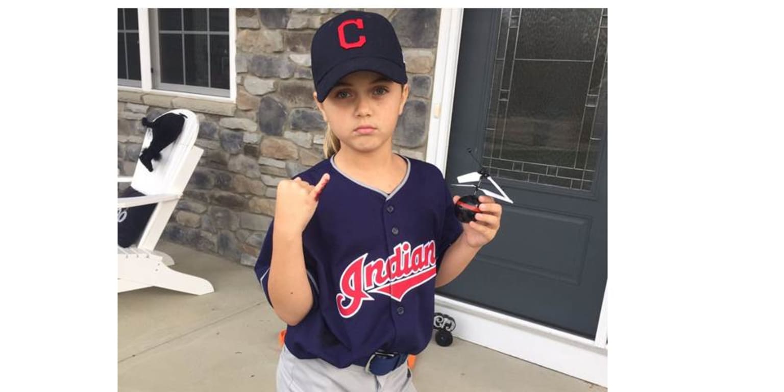 Trevor Bauer meets with bullied child