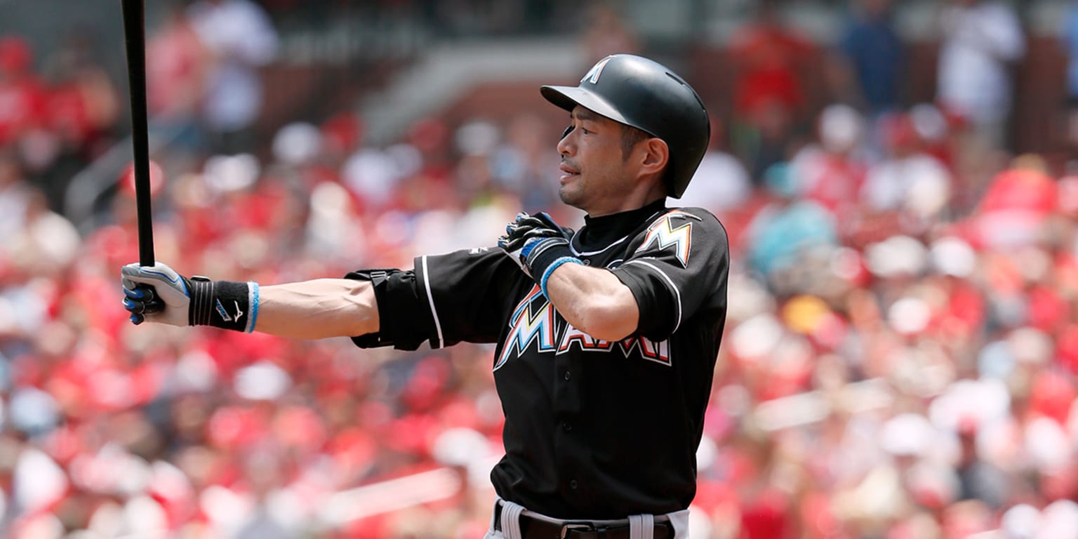 Ichiro Suzuki of Miami Marlins notches triple to join 3,000-hit