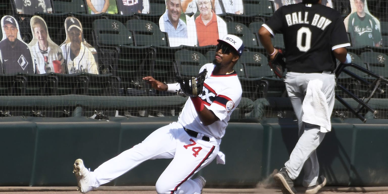 Eloy Jiménez improving on defense