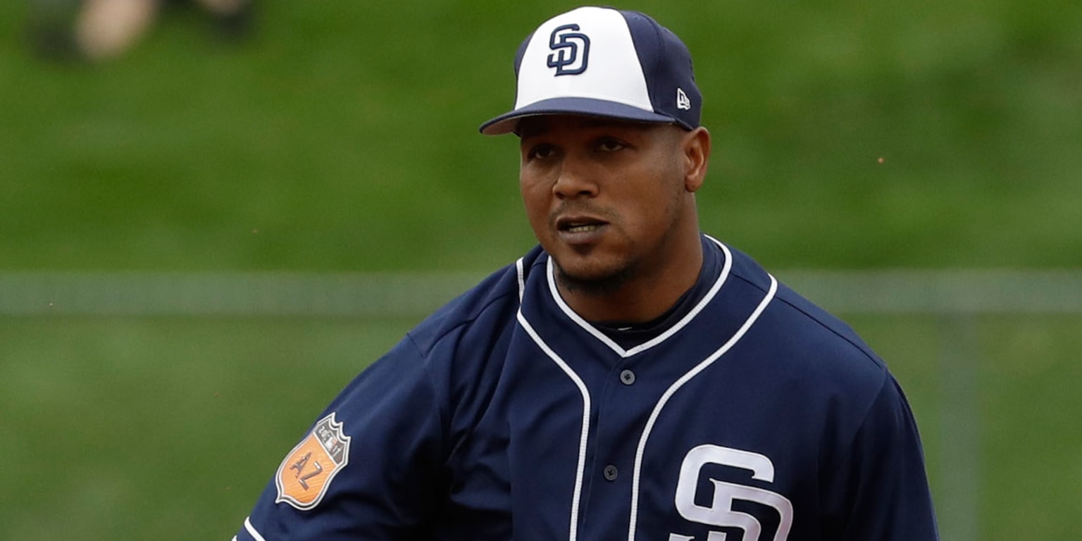 Padres' Erick Aybar looks for starting role