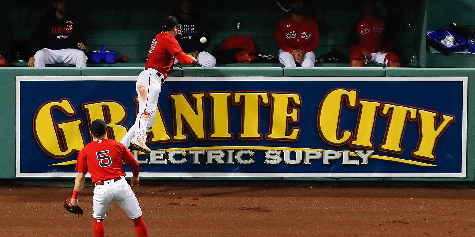 Red Sox survive strange ground-rule double in win against Royals