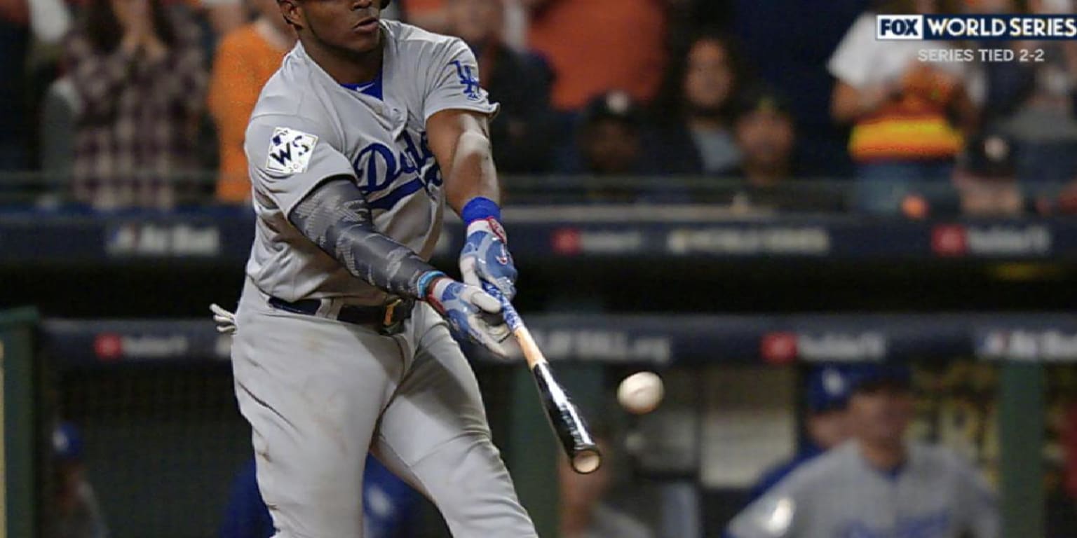 Yasiel Puig debuts new hair ahead of 2017 World Series Game 1