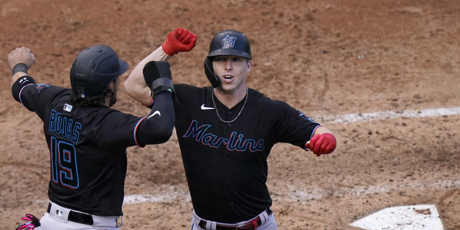 NLDS Gm1: Marlins win first playoff game on walk-off 