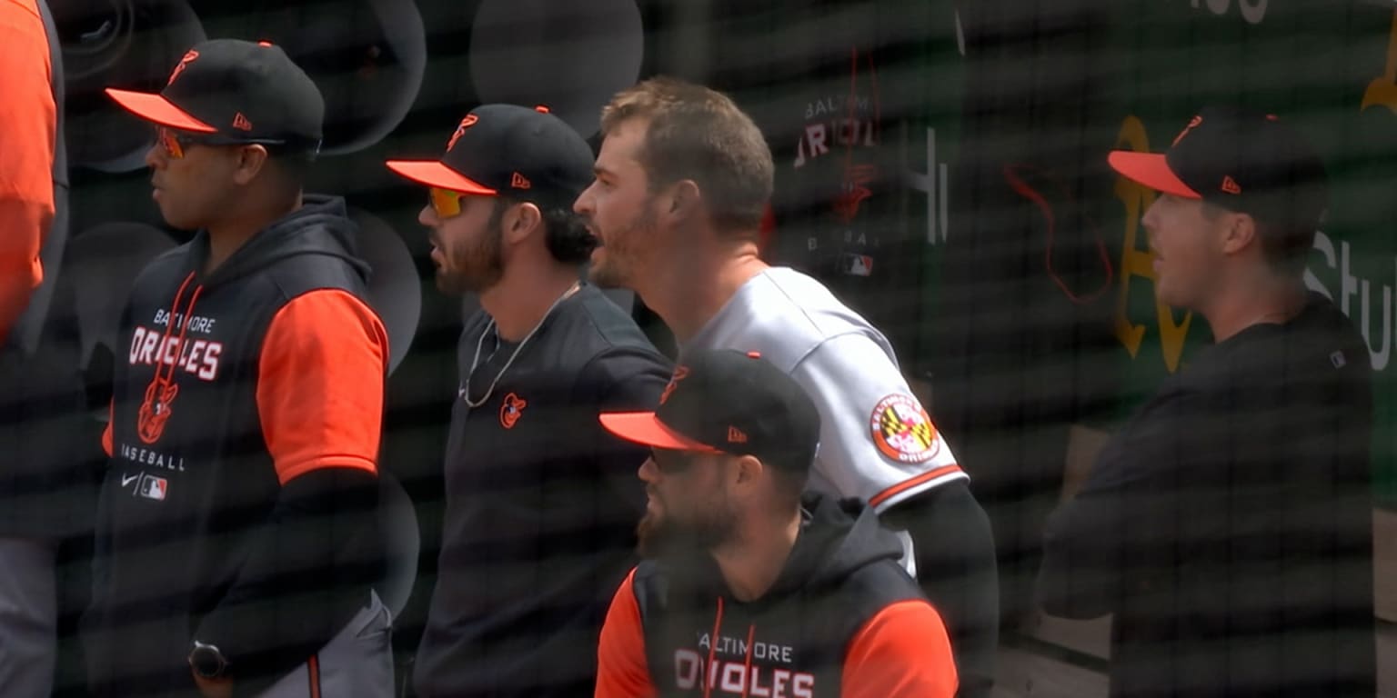 Baltimore, MD, USA. 29th May, 2017. Baltimore Orioles Left Fielder #16 Trey  Mancini makes a catch in the outfield after some confusion during a Major  League Baseball game between the Baltimore Orioles