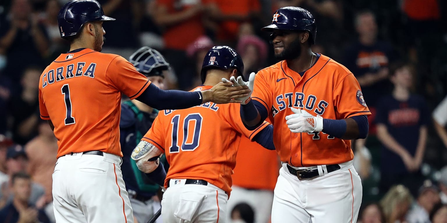 Astros’ offensive erupts as the sailors win