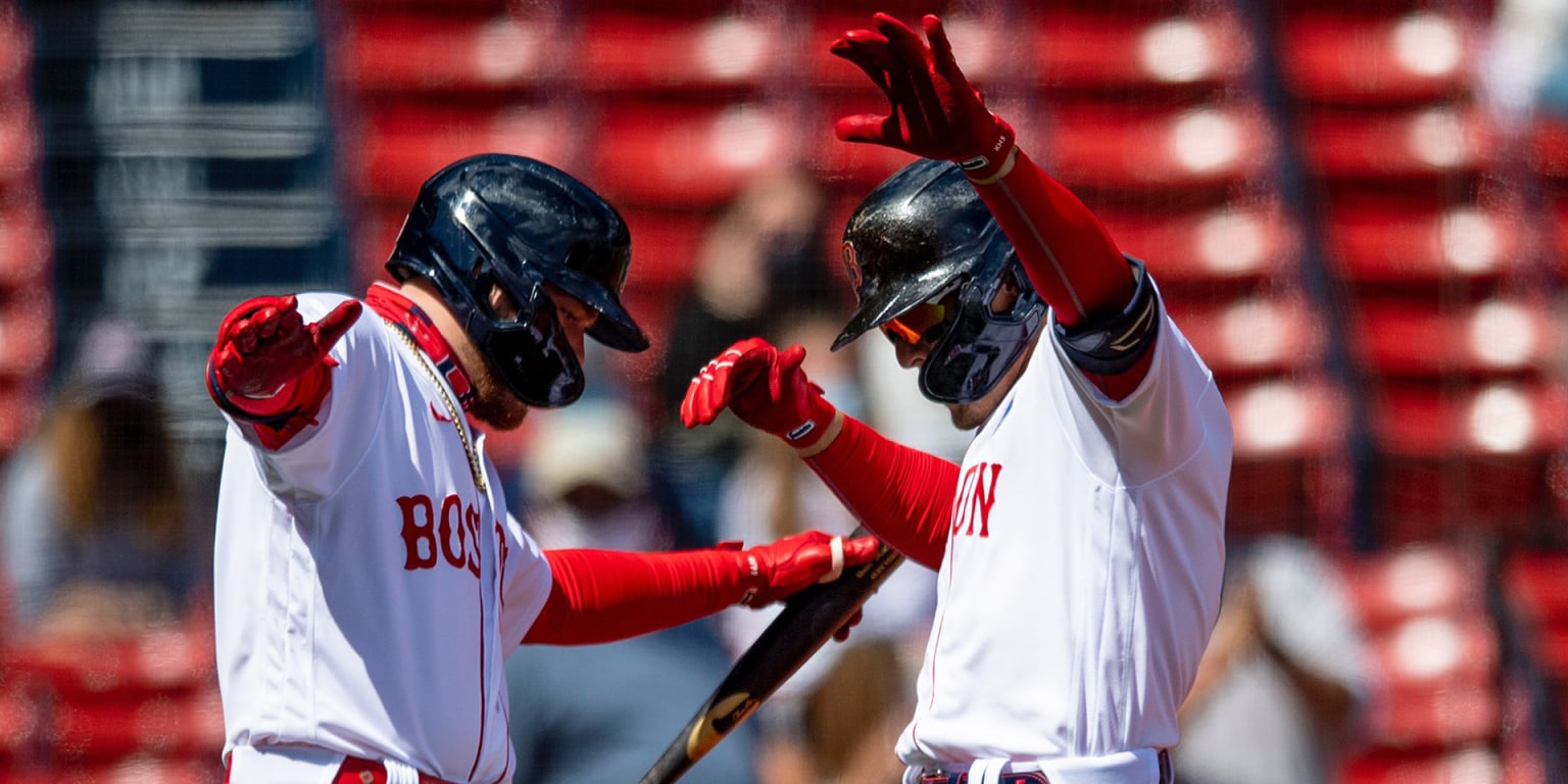 Red Sox beat Giolito, White Sox 11-4 on Patriots' Day