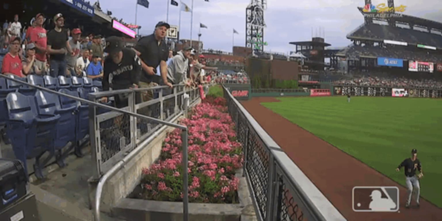 Phillies streaker badly loses World Series battle with outfield wall