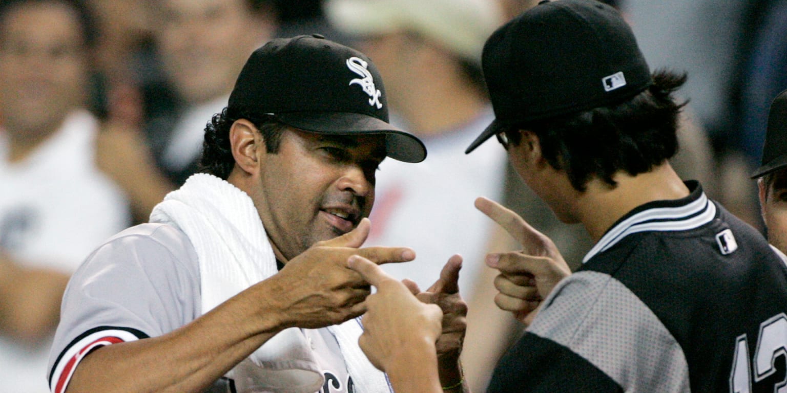 Report: Padres interview Ozzie Guillen for managerial job