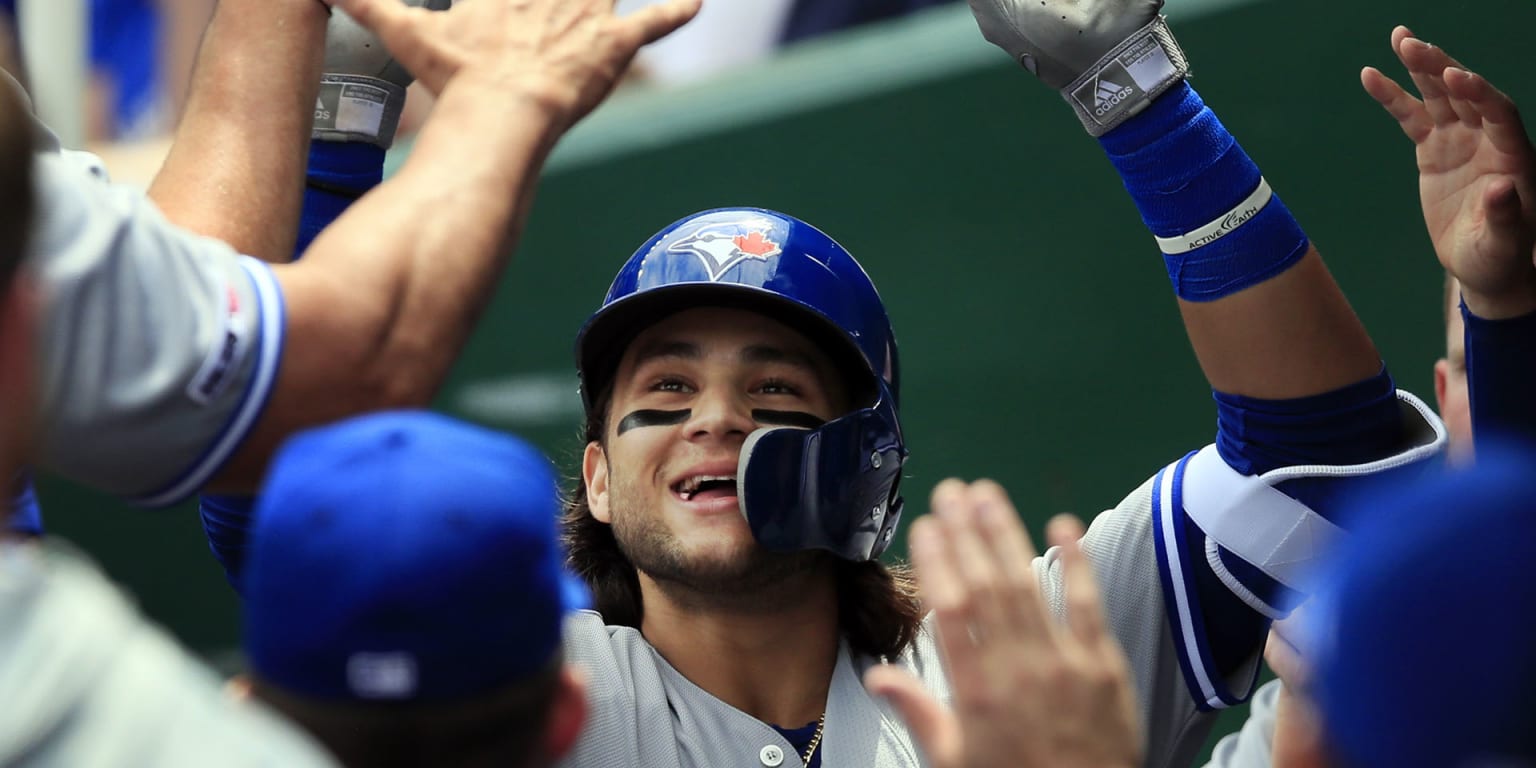 Blue Jays top prospect Bo Bichette makes debut in win over Royals