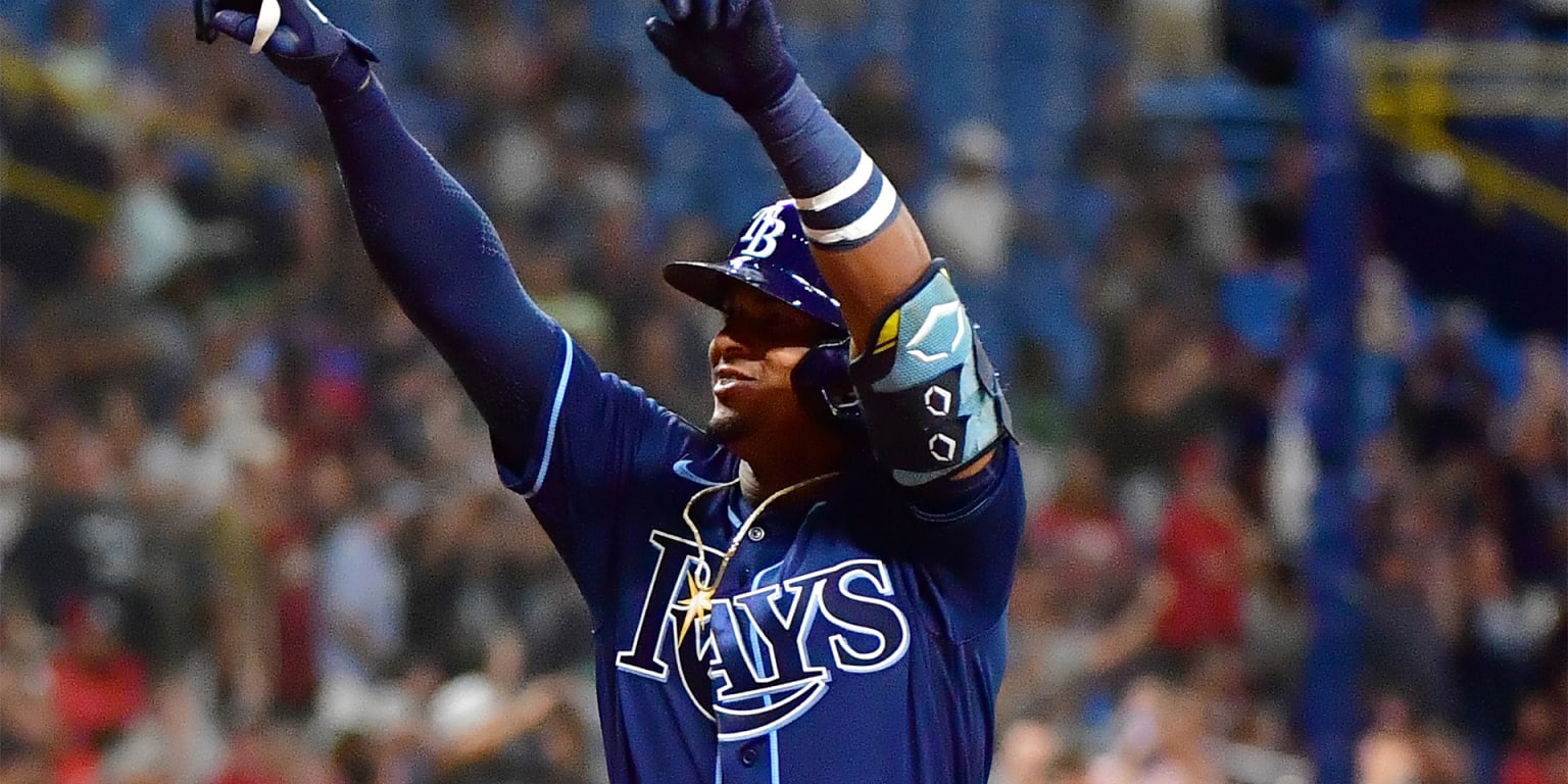 Top prospect Wander Franco homers in MLB debut for Rays