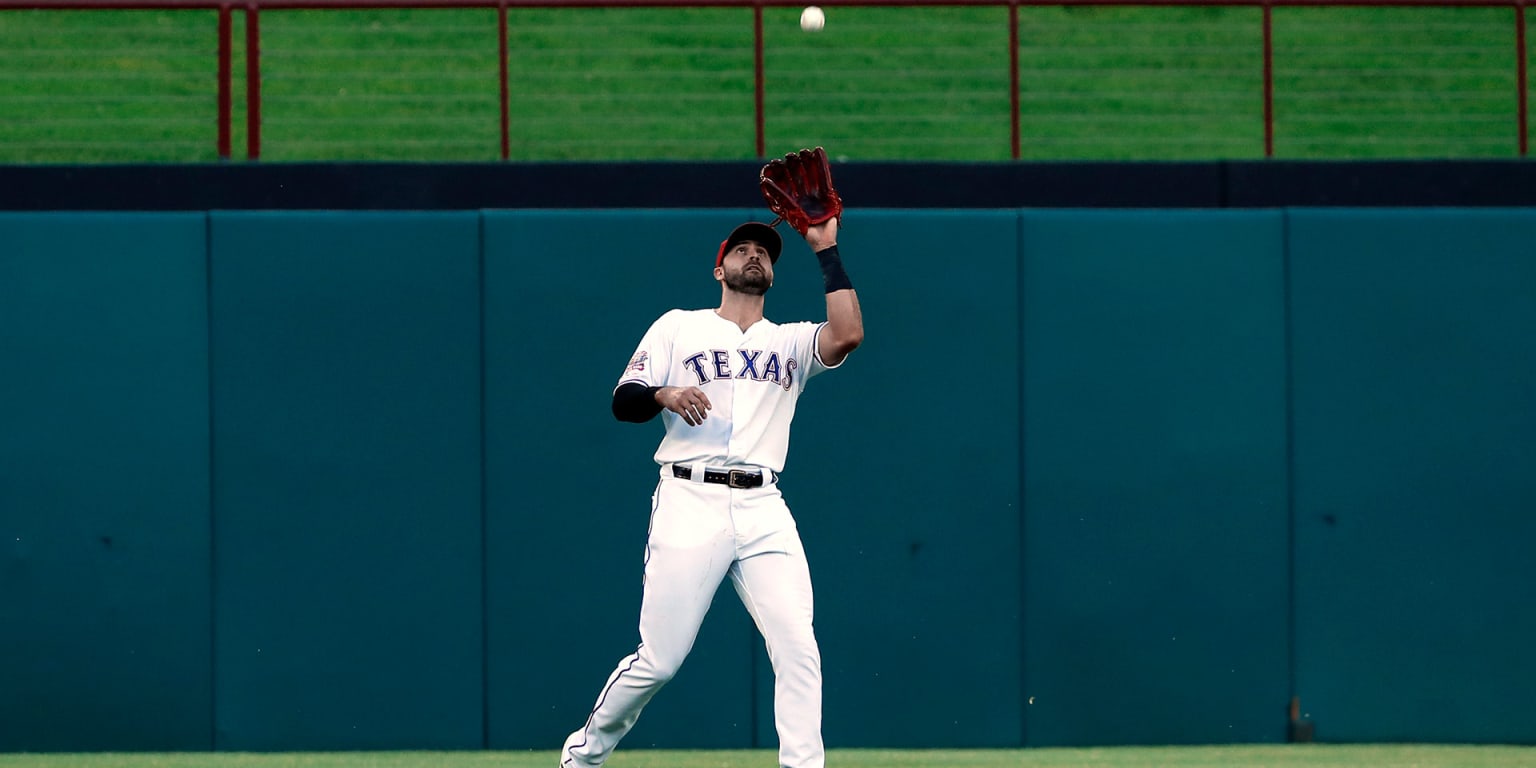 Rangers manager Chris Woodward '100 percent comfortable' with Joey Gallo  playing center field