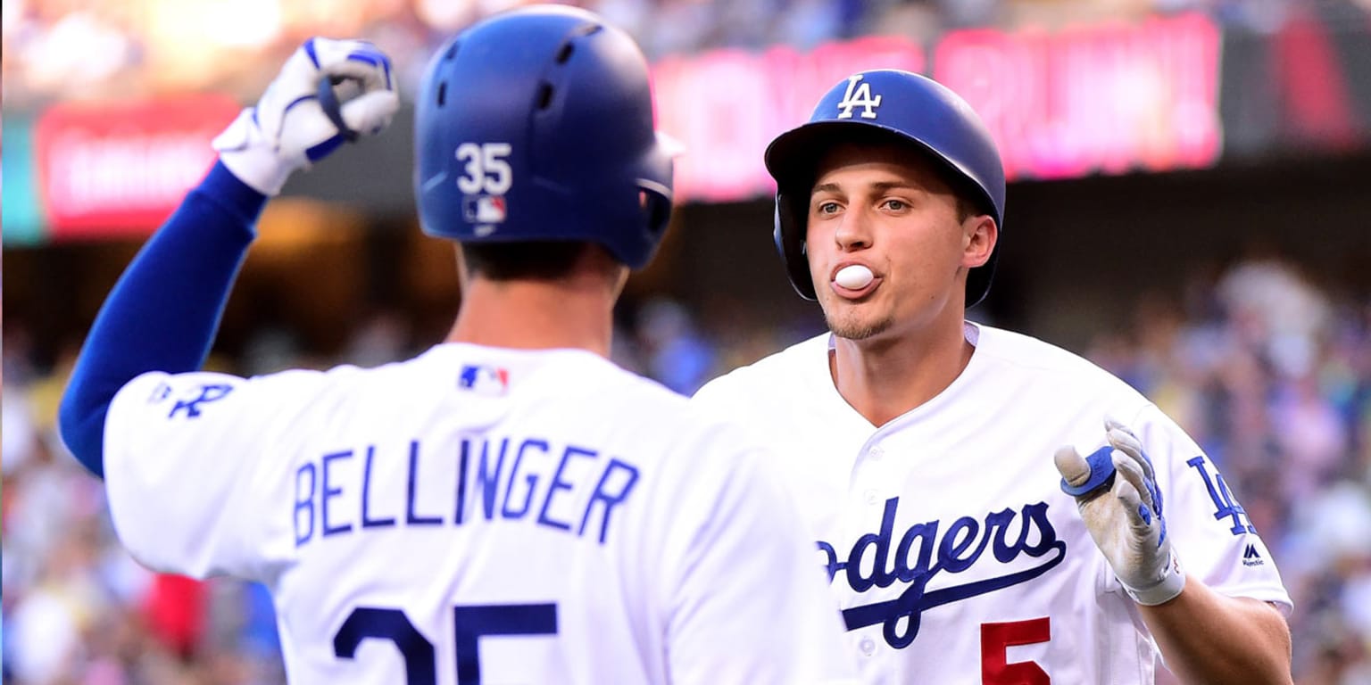 Corey Seager and Cody Bellinger of the Los Angeles Dodgers : r