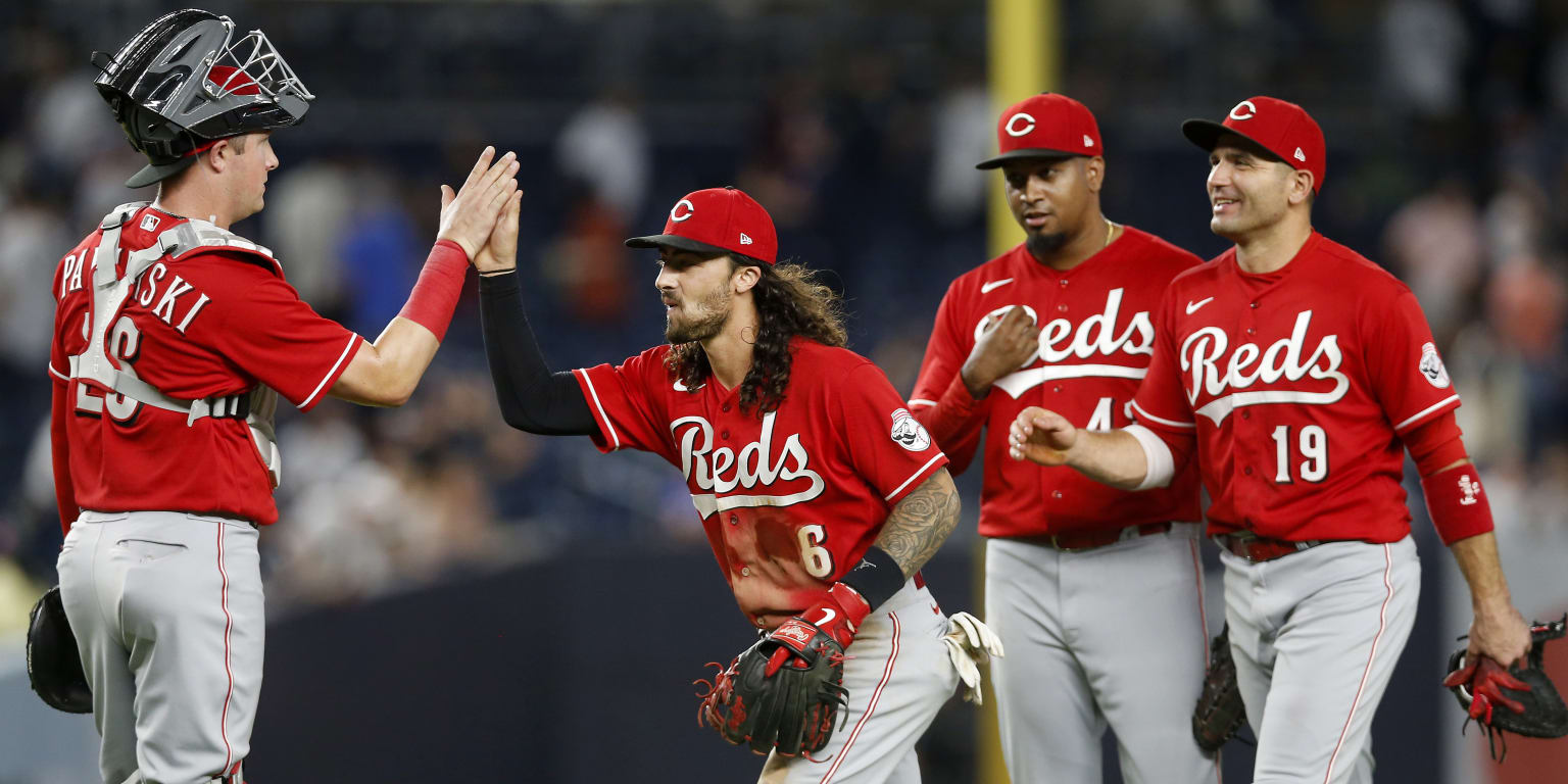 Guardians stun Yankees with 9th-inning comeback to take ALDS lead