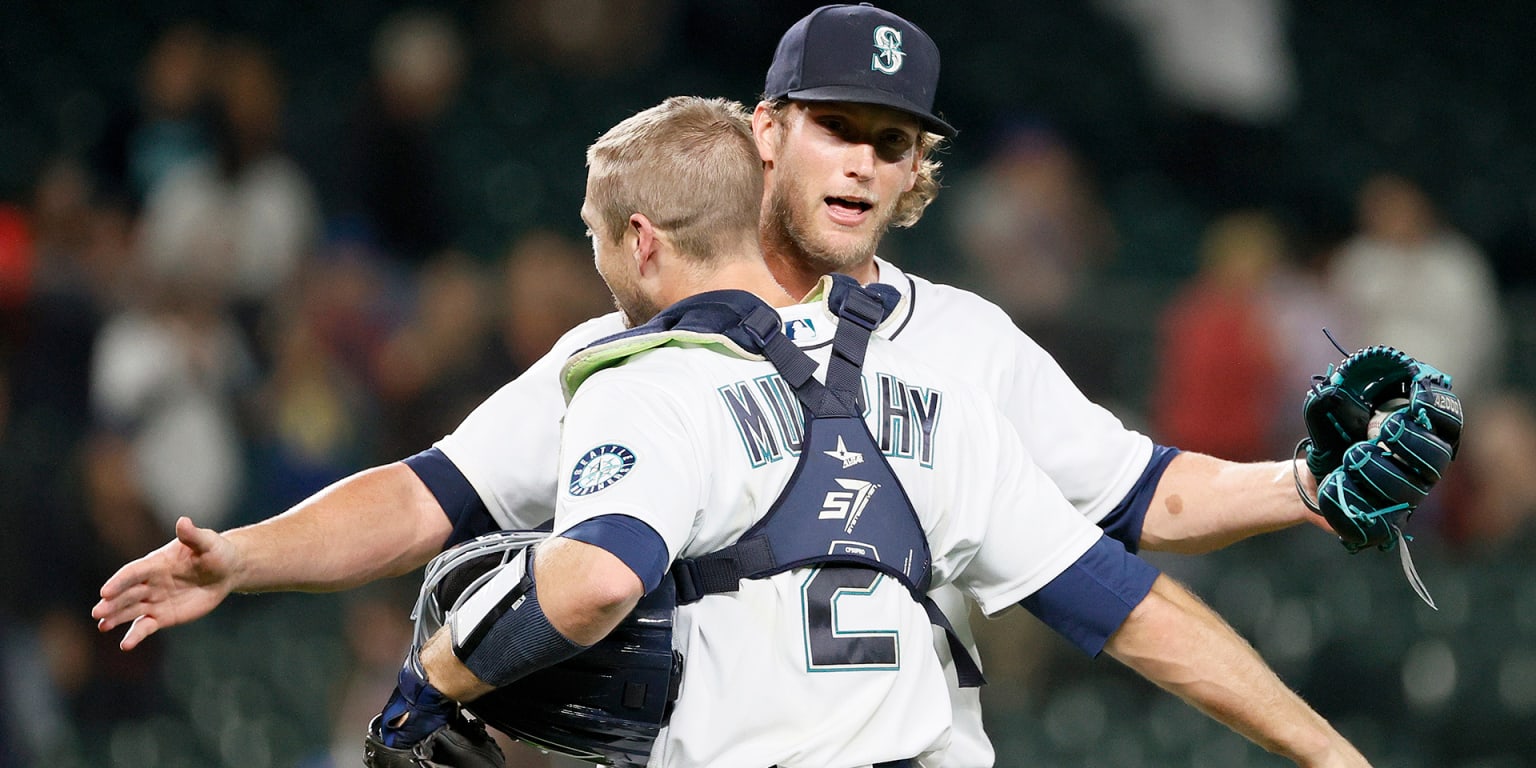 Paul Sewald sticks with 'simple' approach to anchor Mariners bullpen