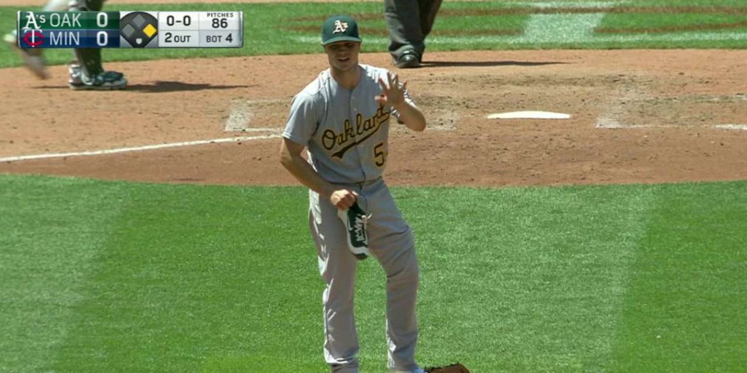 Sonny Gray Caught Laughing After Getting Booed Off Mound By