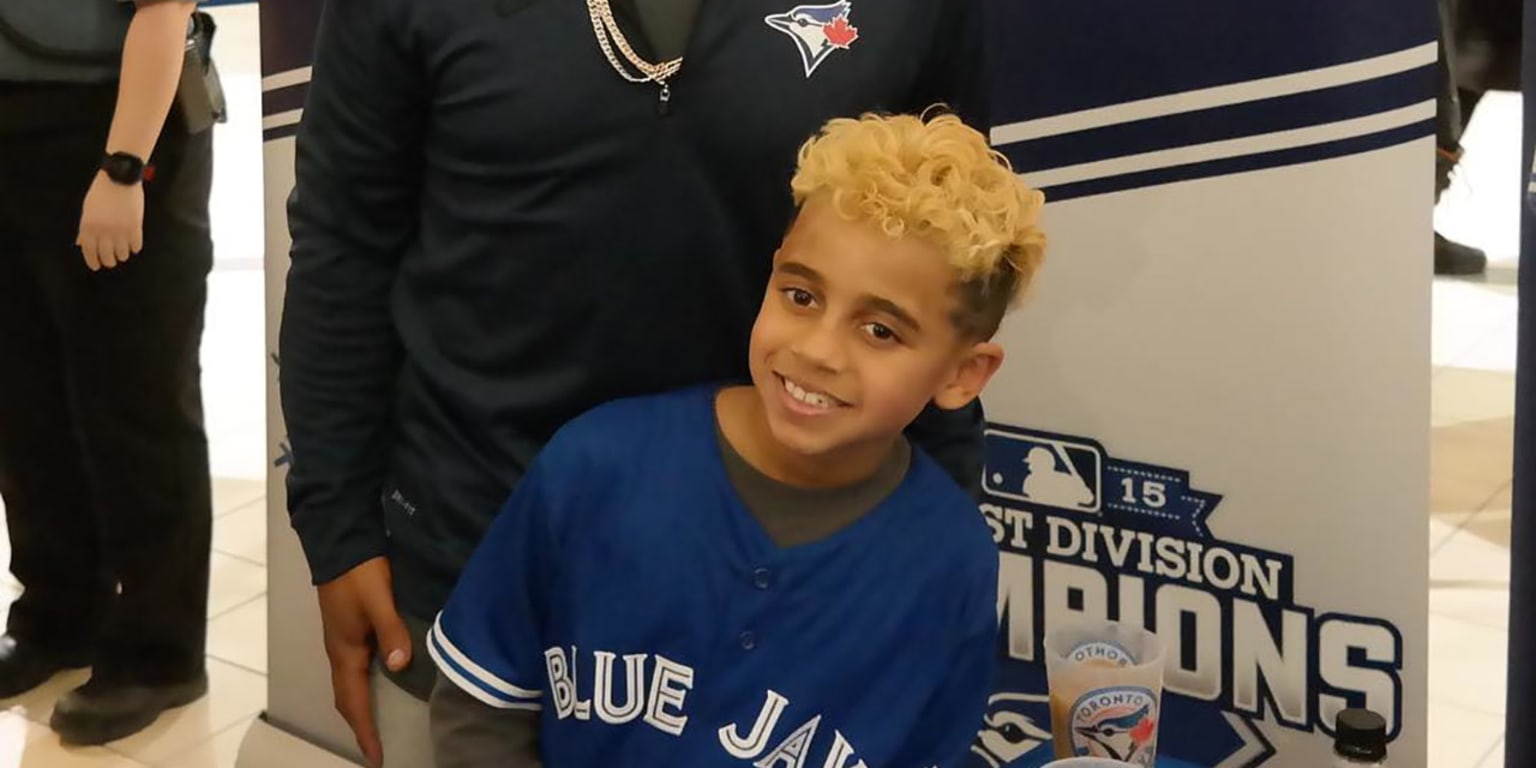 Photo of the Day: Marcus Stroman meets mini-Marcus Stroman, awesome hair  ensues | MLB.com