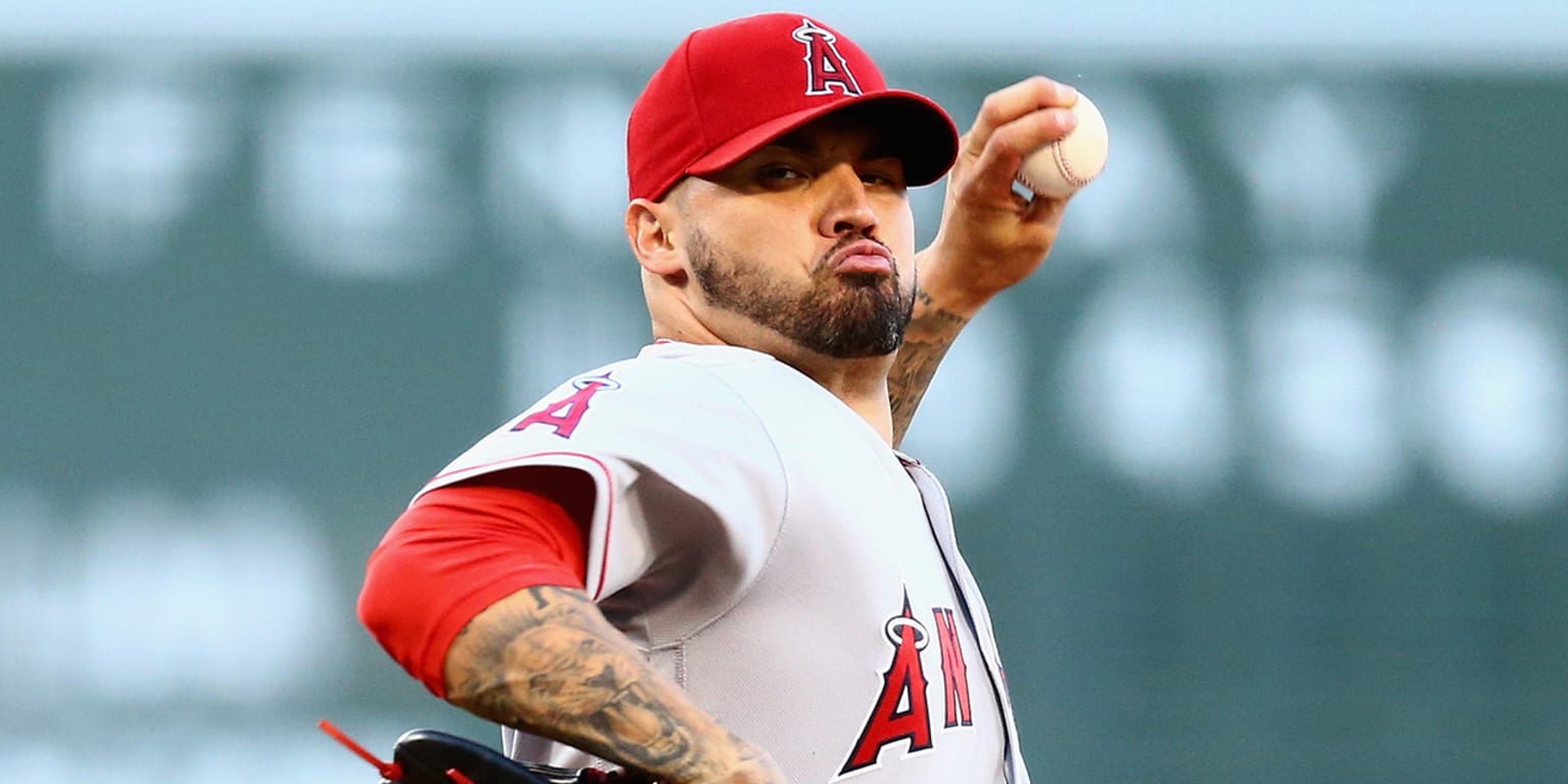 Hector Santiago happy to join Twins