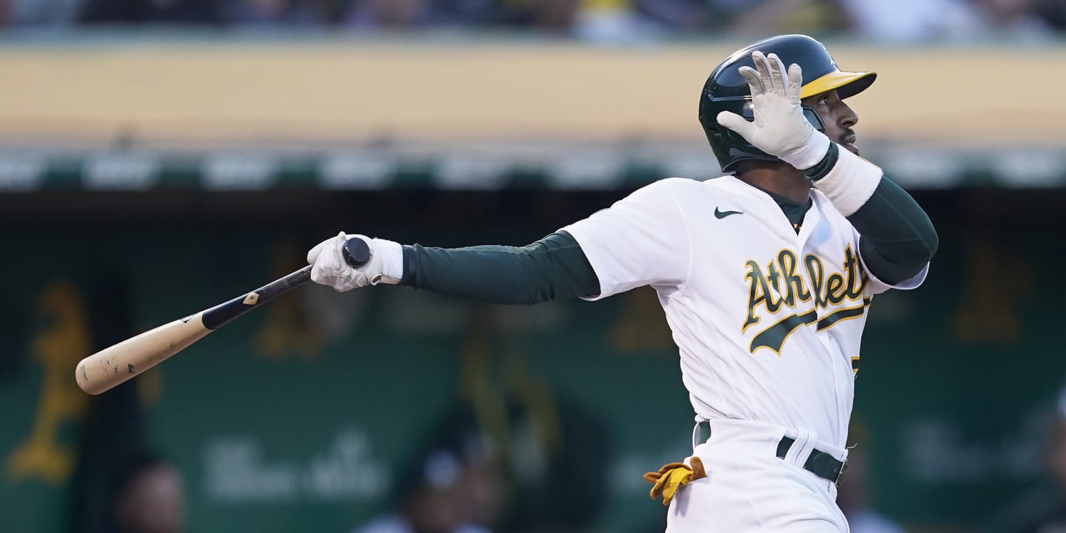 Tony Kemp scores winning run on defensive misplay, A's beat M's