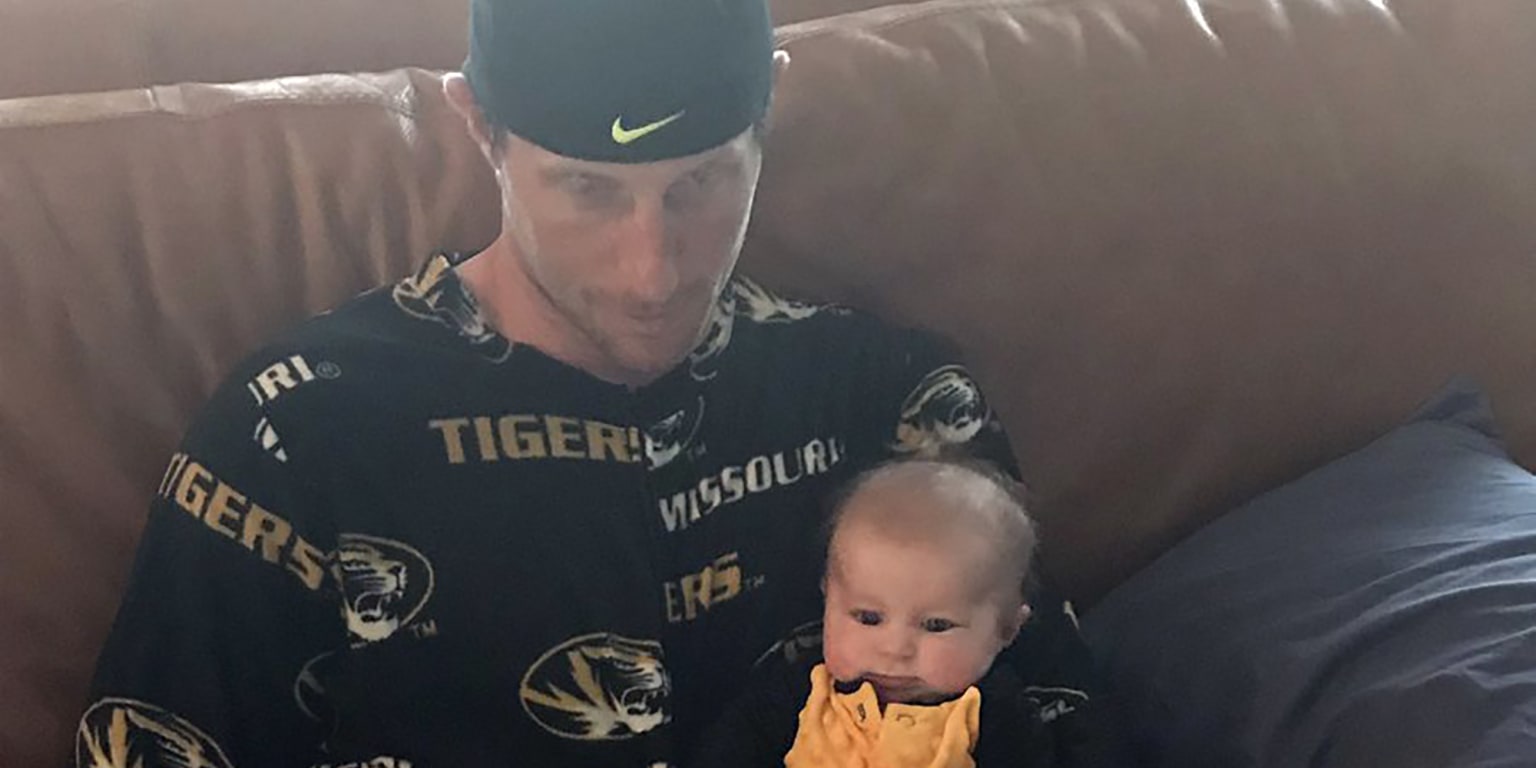 Photo of the Day: Max Scherzer and his daughter took in a Mizzou game in  adorable matching PJ's