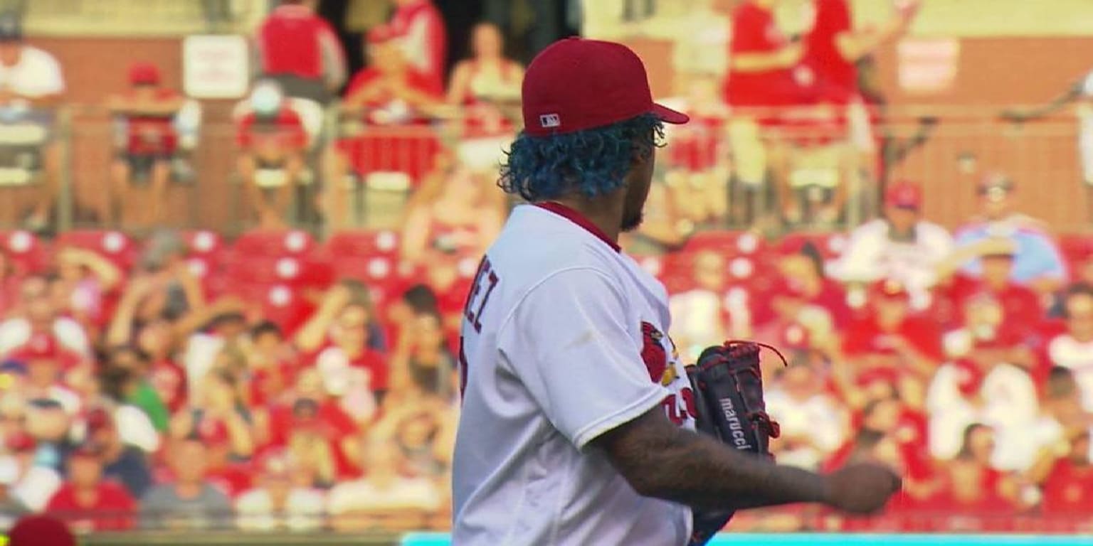 How Carlos Martinez's hair affects his pitching - Viva El Birdos