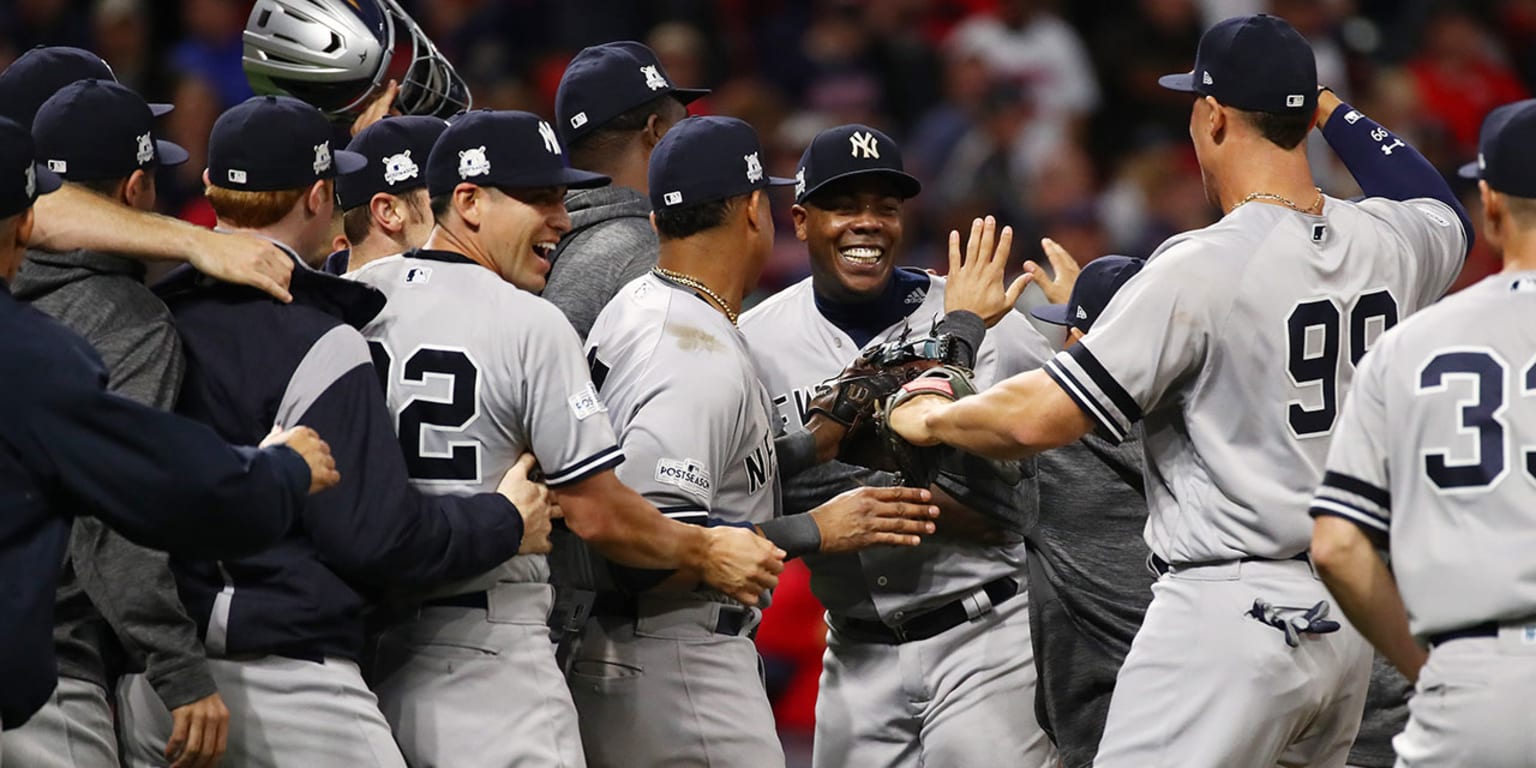 Gregorius helps Yankees pound Dodgers 10-2