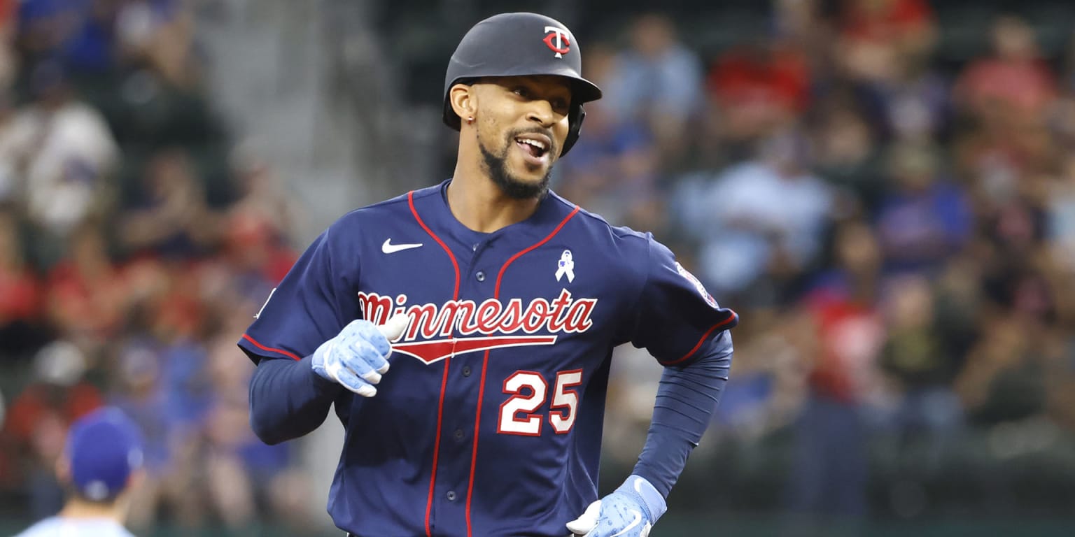 Twins place All-Star OF Buxton on IL with hip strain