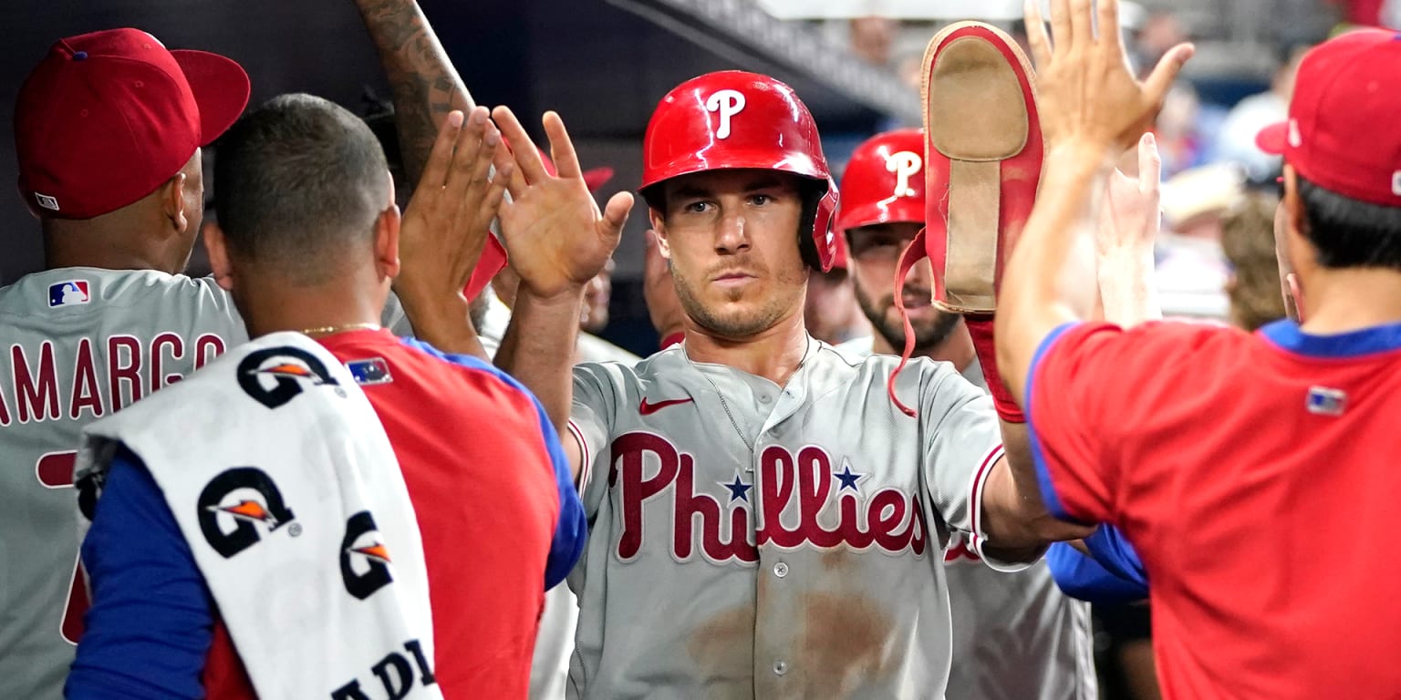 Phillies catcher J.T. Realmuto, on ironman pace, leaves game in