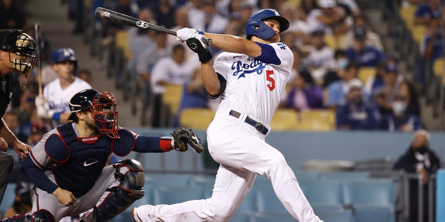 Dodgers news: A potential target return date for Corey Seager