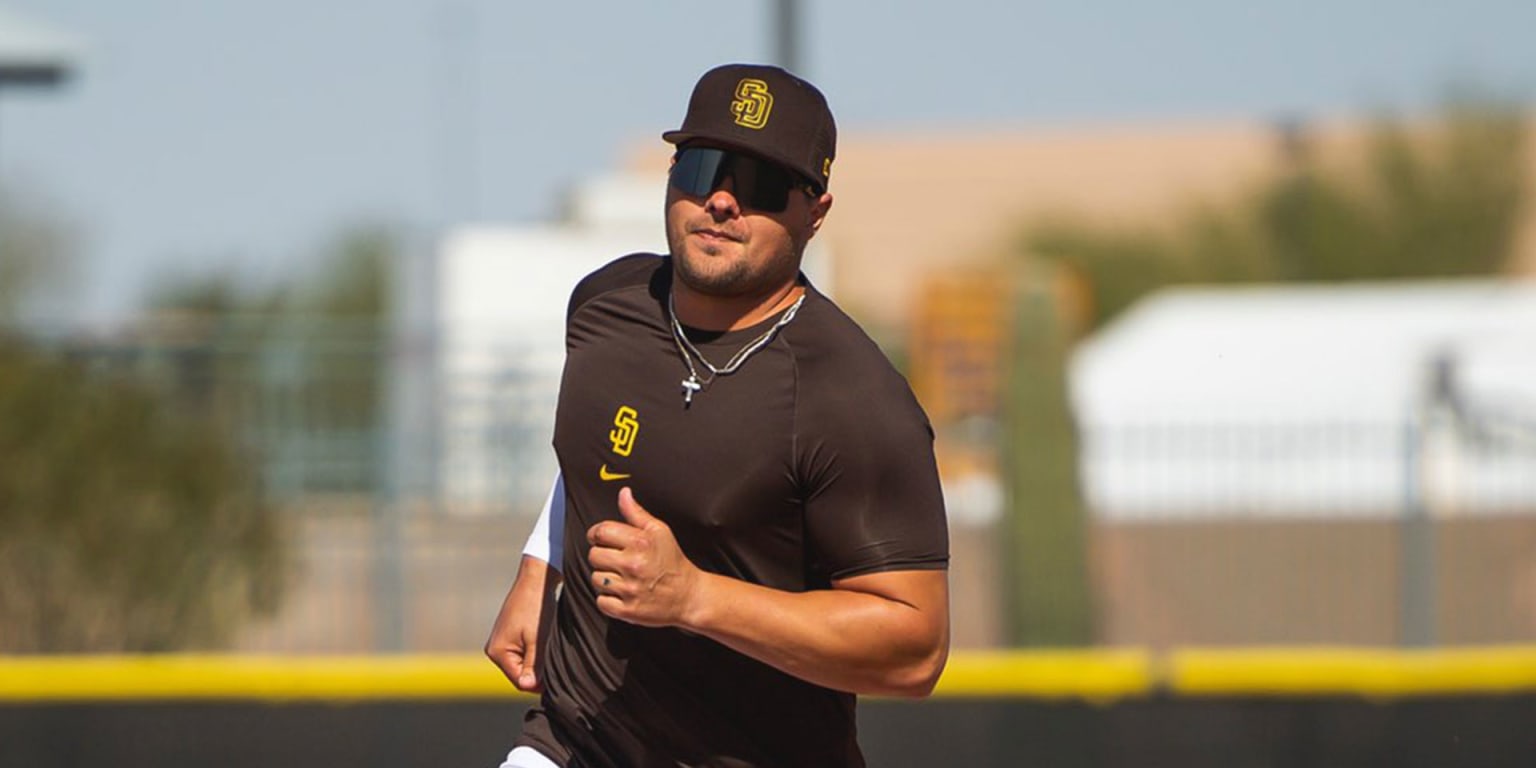 Padres' Luke Voit on thicc physique, holding a clubhouse accountable,  playing on West Coast & more 
