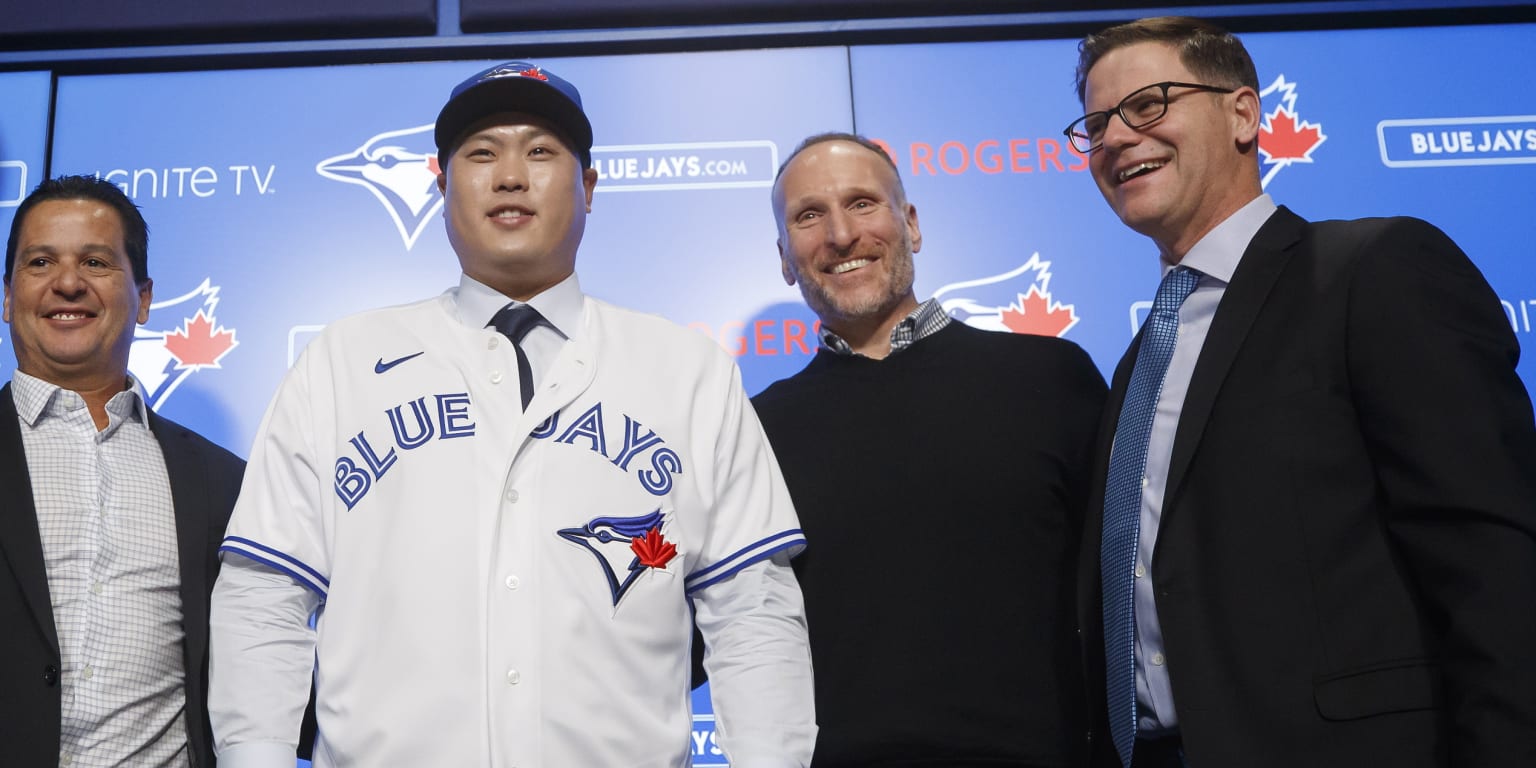 Blue Jays Hyun Jin Ryu to Train With Former KBO Team Amid MLB Lockout -  Sports Illustrated Toronto Blue Jays News, Analysis and More