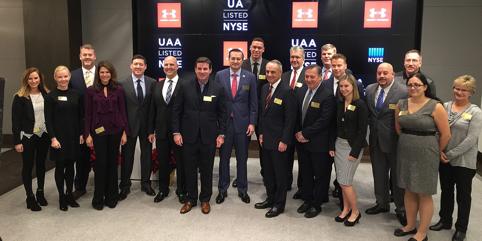 Inspector Puntualidad champú MLB, Under Armour ring opening bell at NYSE