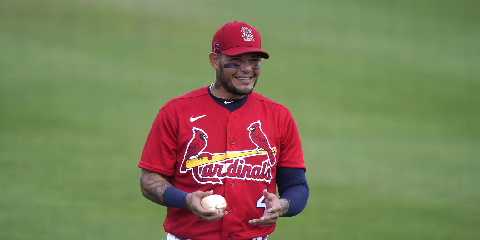 St. Louis Cardinals Yadier Molina Autographed Throwing 2021 Photo