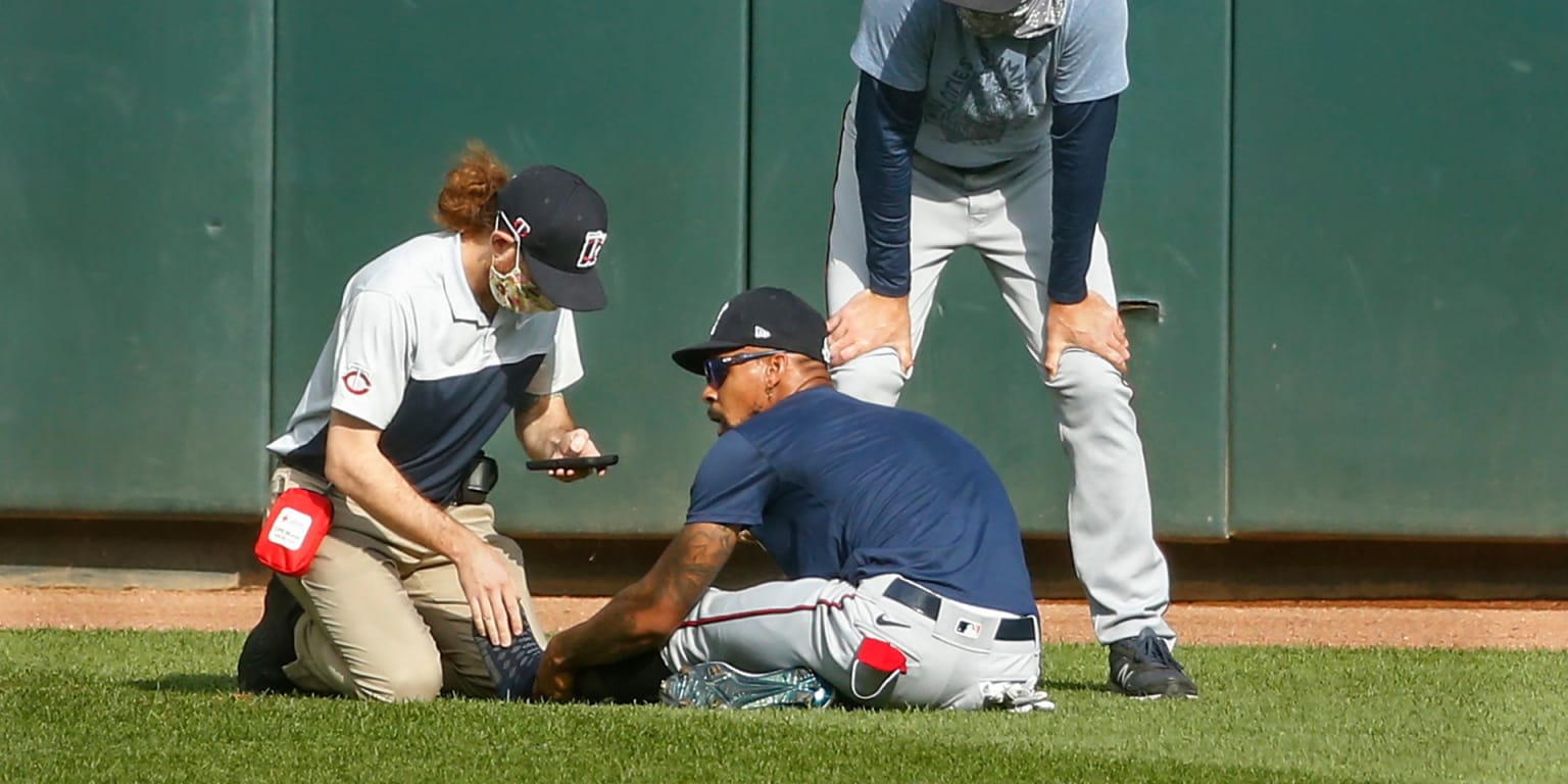 Twins' Buxton leaves game with knee issue, to get MRI