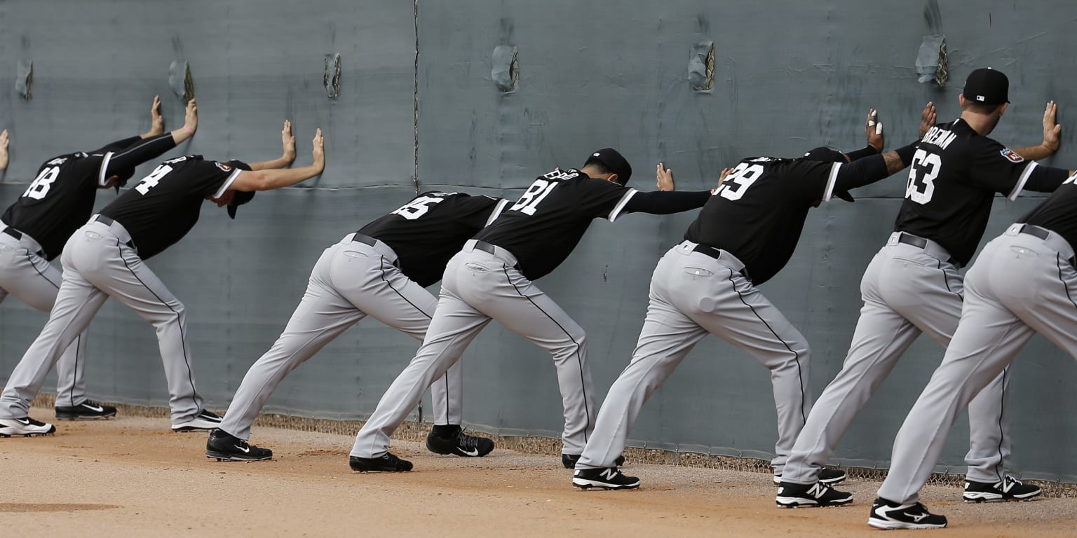 White Sox pitchers, catchers open spring camp
