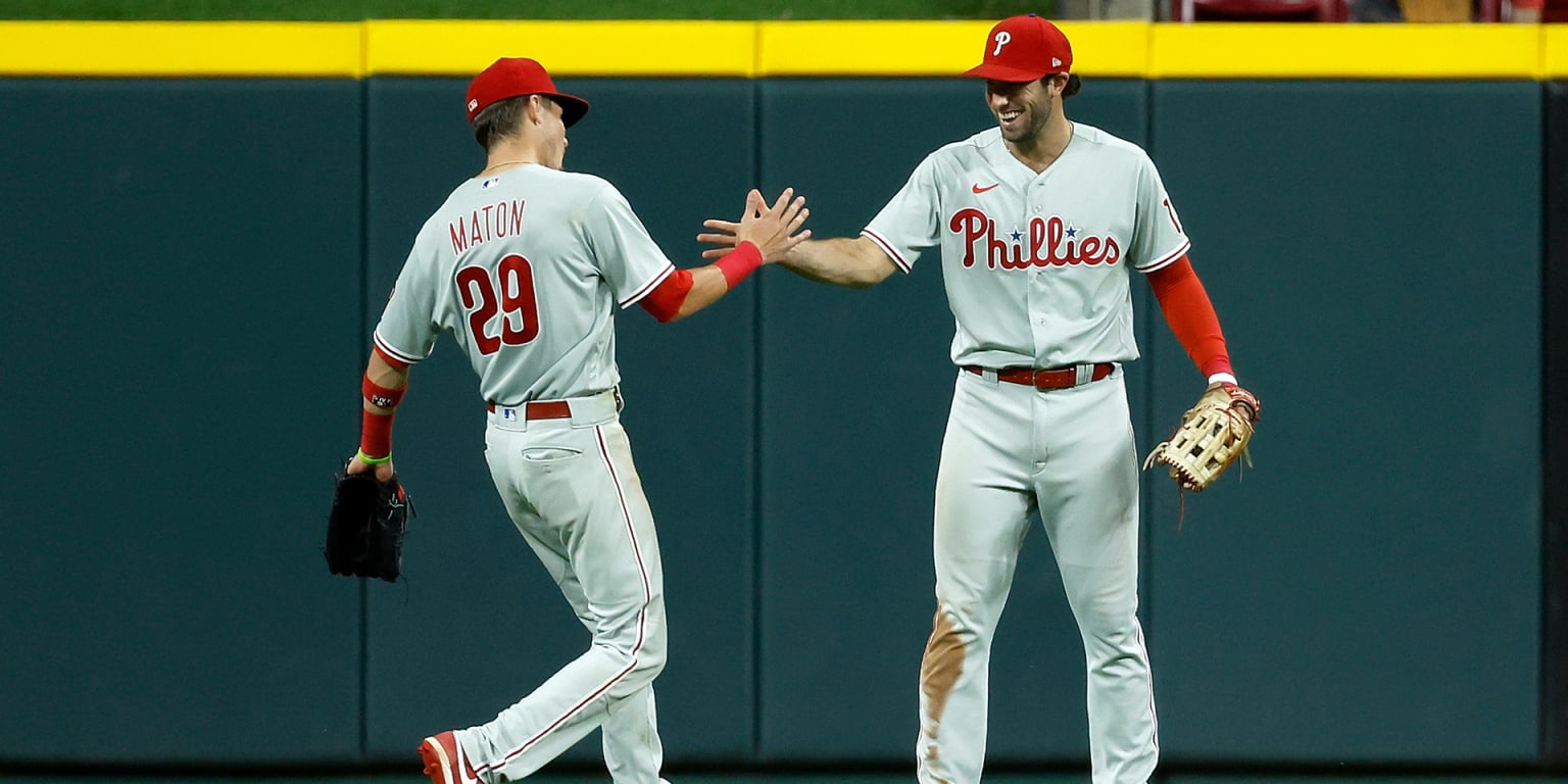 Analyzing Phils' outfield alternate choices as injuries pile up thumbnail