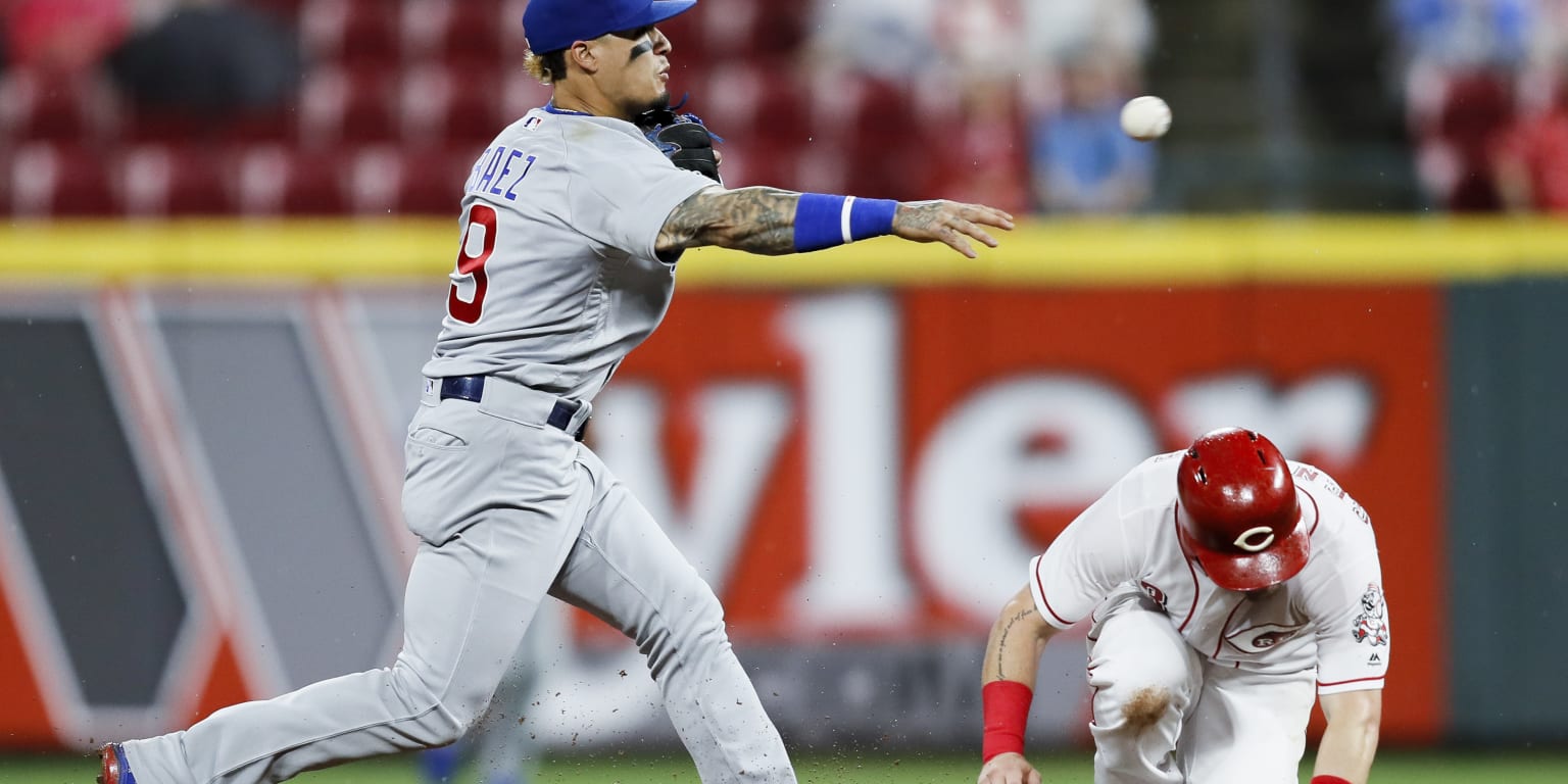 Javier Báez turns outstanding double play