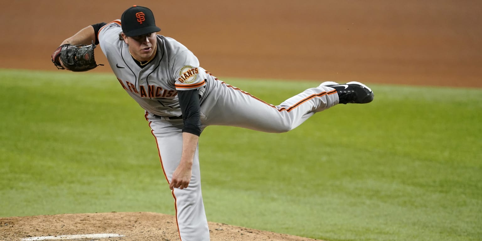 Sammy Long strikes out 7 in debut, Giants lose in 11 innings