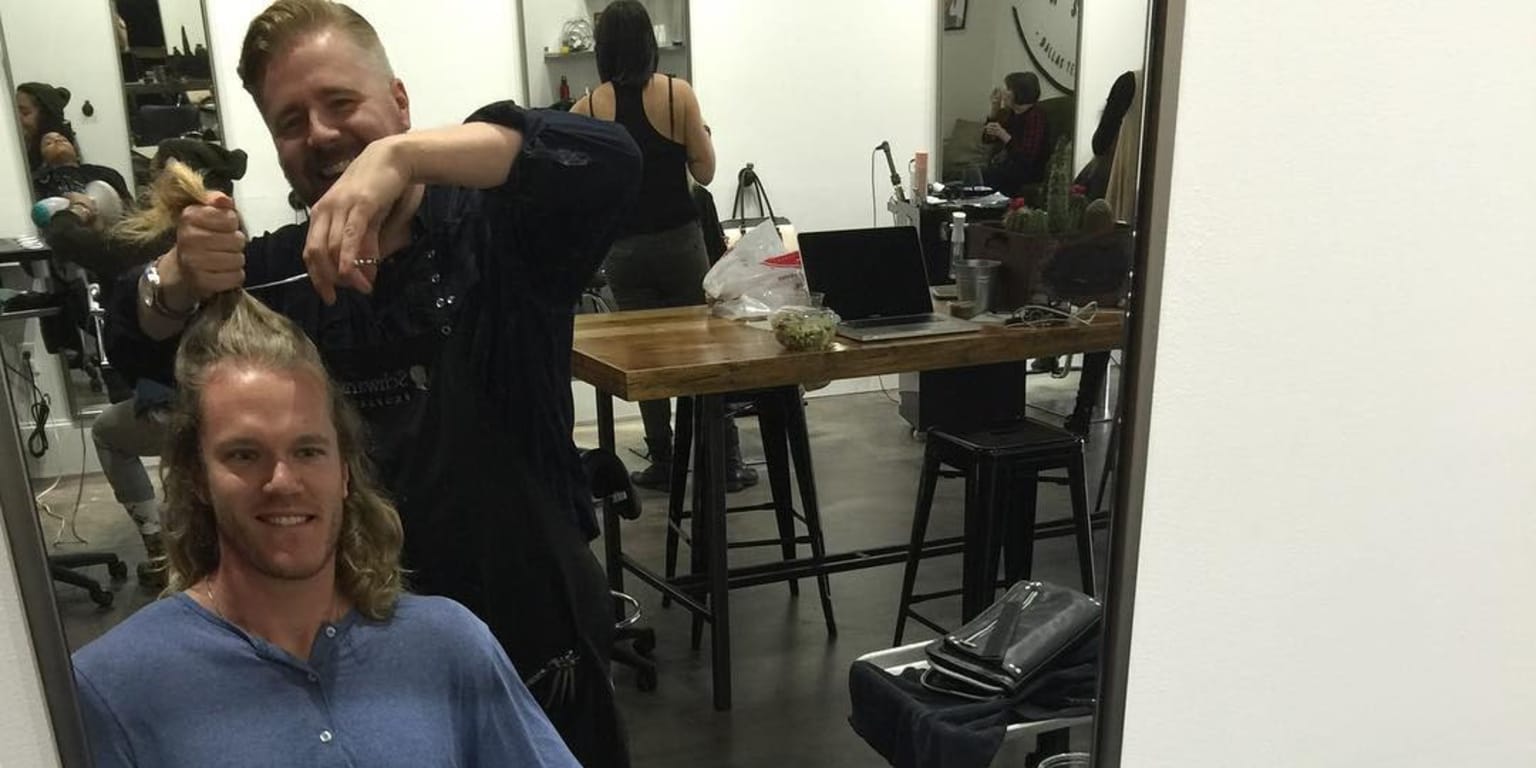 Noah Syndergaard tricked us all into thinking he was getting a haircut