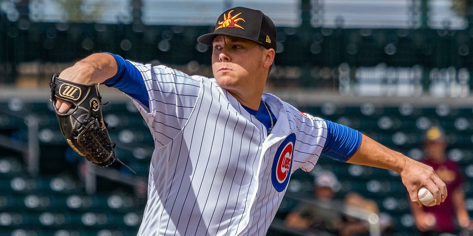 Cubs add three pitchers to 40man roster