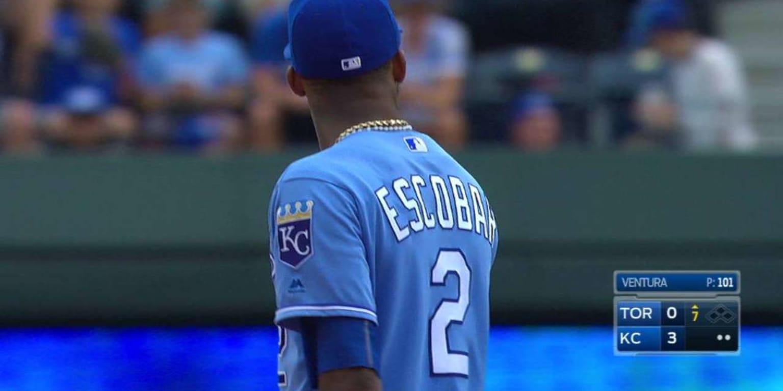 Alcides Escobar makes spinning defensive play