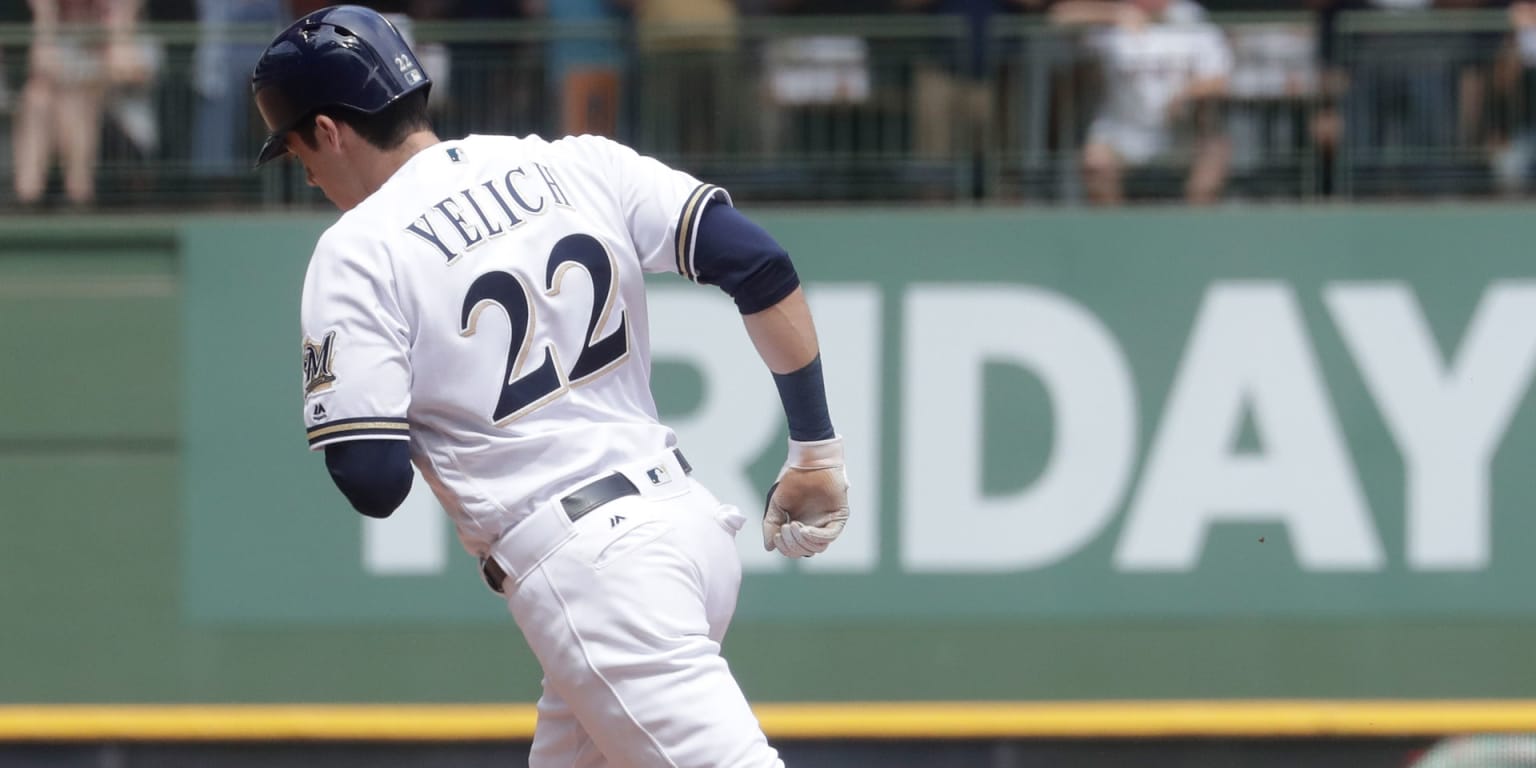 Yelich now stands out in Milwaukee