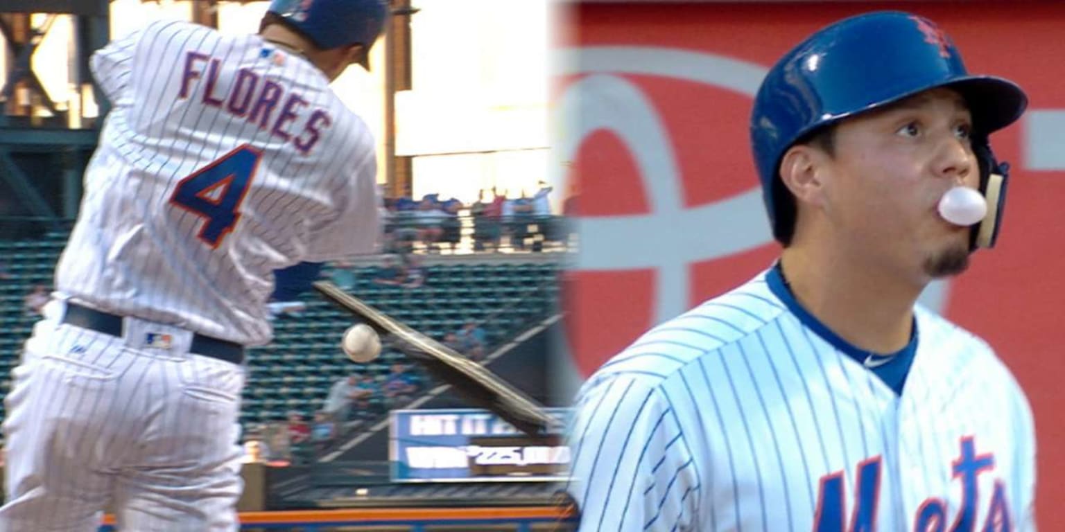 Wilmer Flores is so calm in the clutch, he blew a bubble while