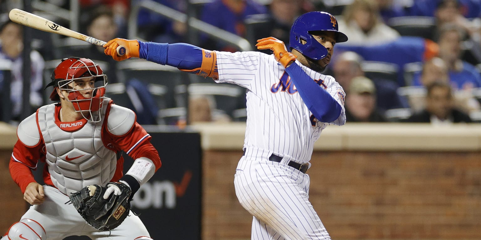 Mets could face roster decision between Dominic Smith, Robinson Cano