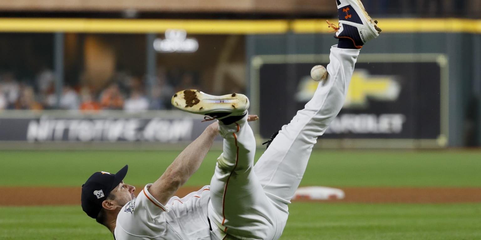 Verlander gets automatic ball for throwing warmup after pitch clock limit -  NBC Sports