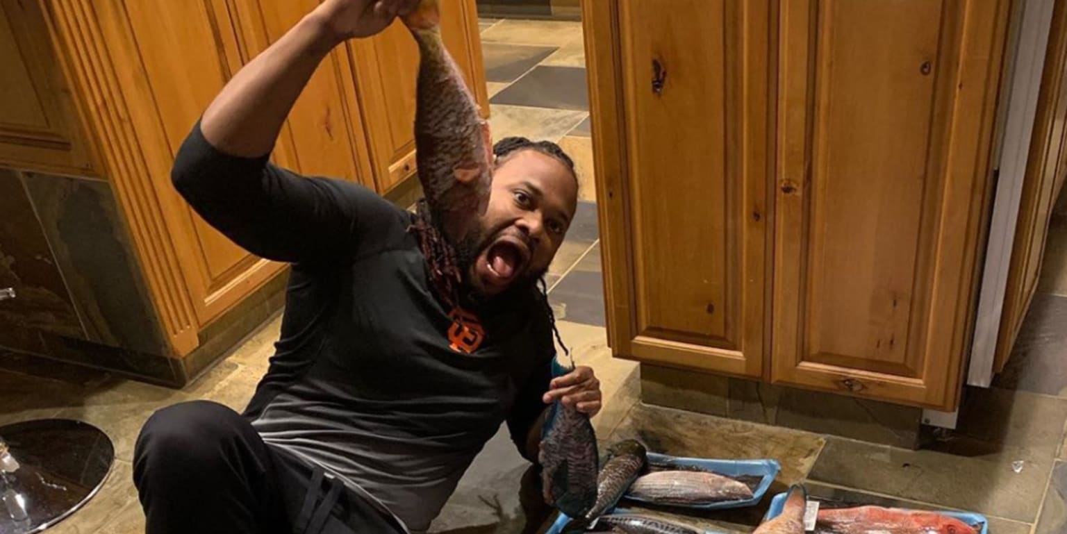 Johnny Cueto's kids are not only aware of their dad's shimmy, but they  showed it off as well