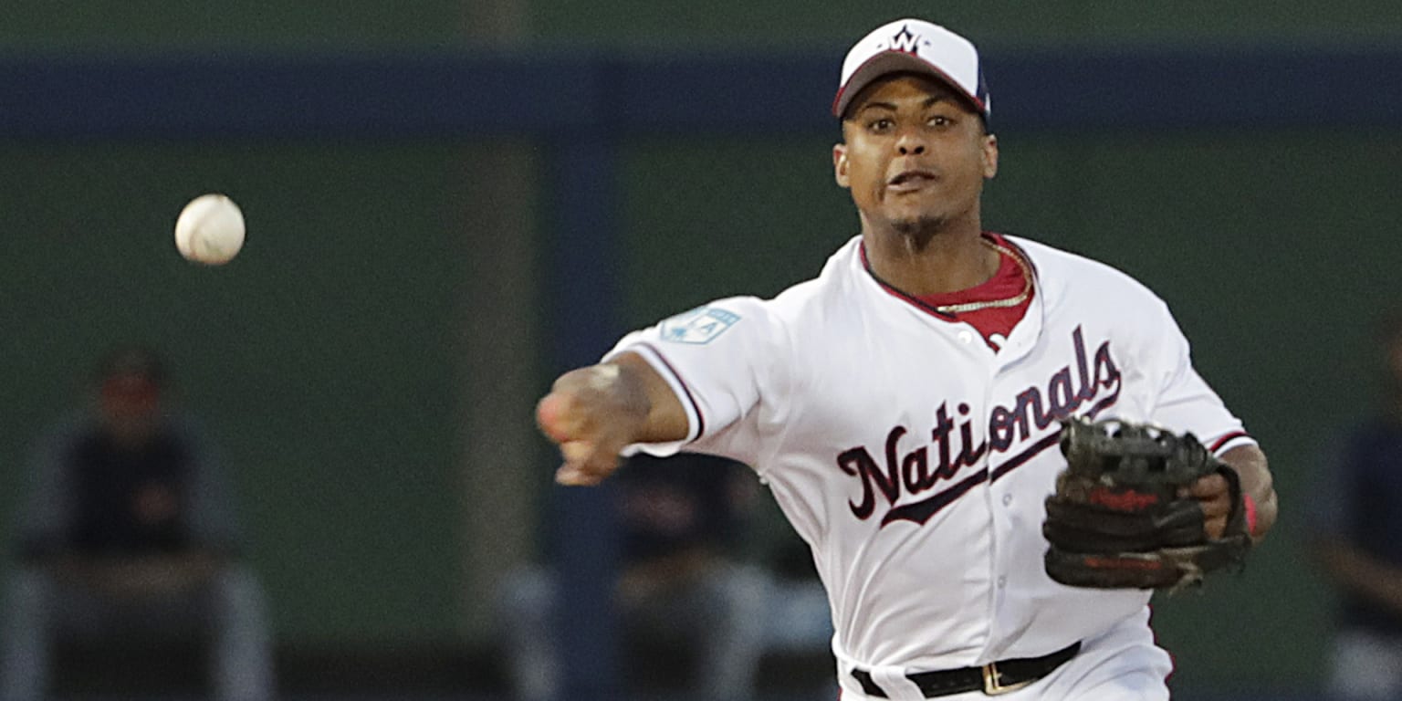 William Diffoo Wilmer Difo embraces super utility role