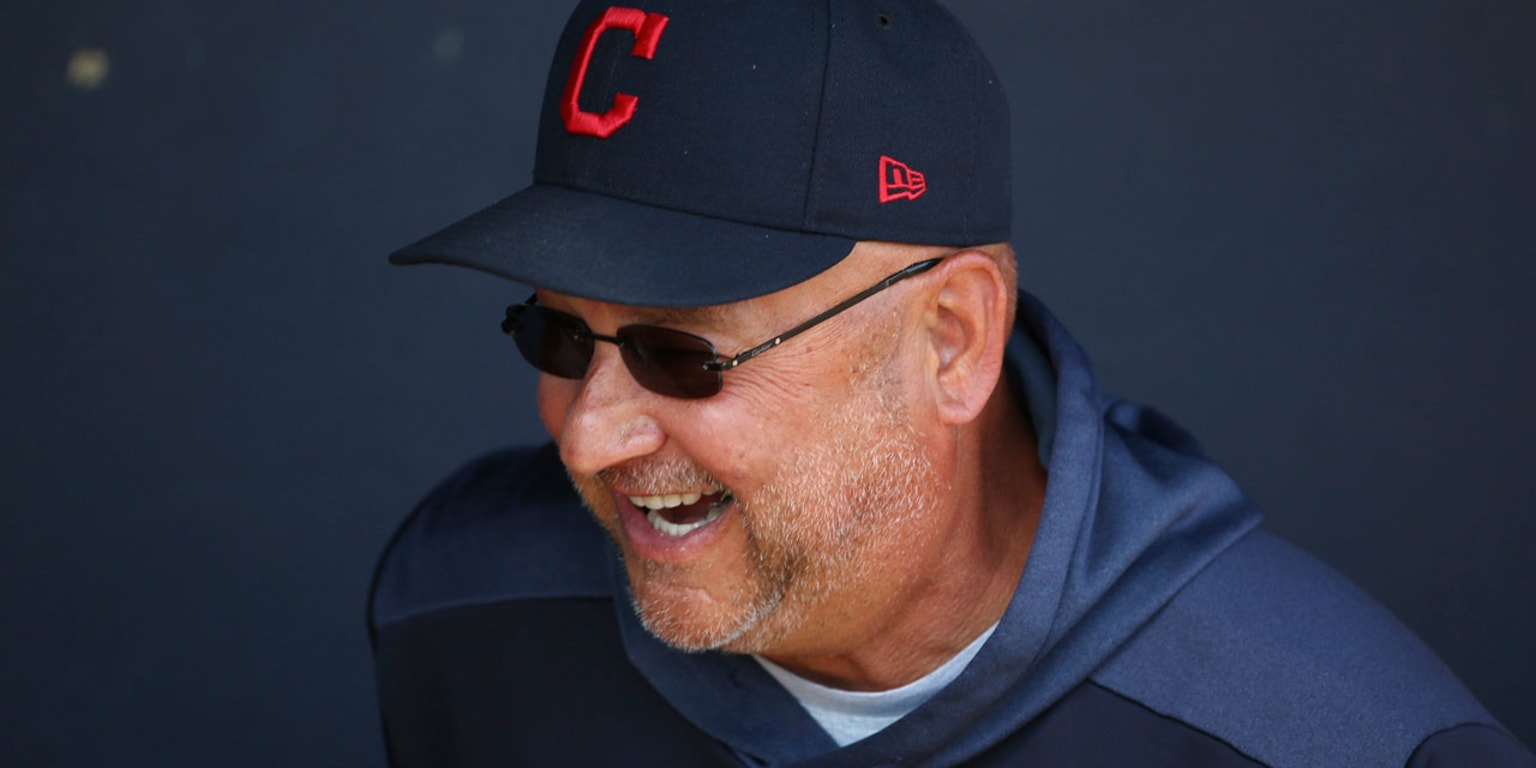 Terry Francona practicó paracaidismo en Arizona